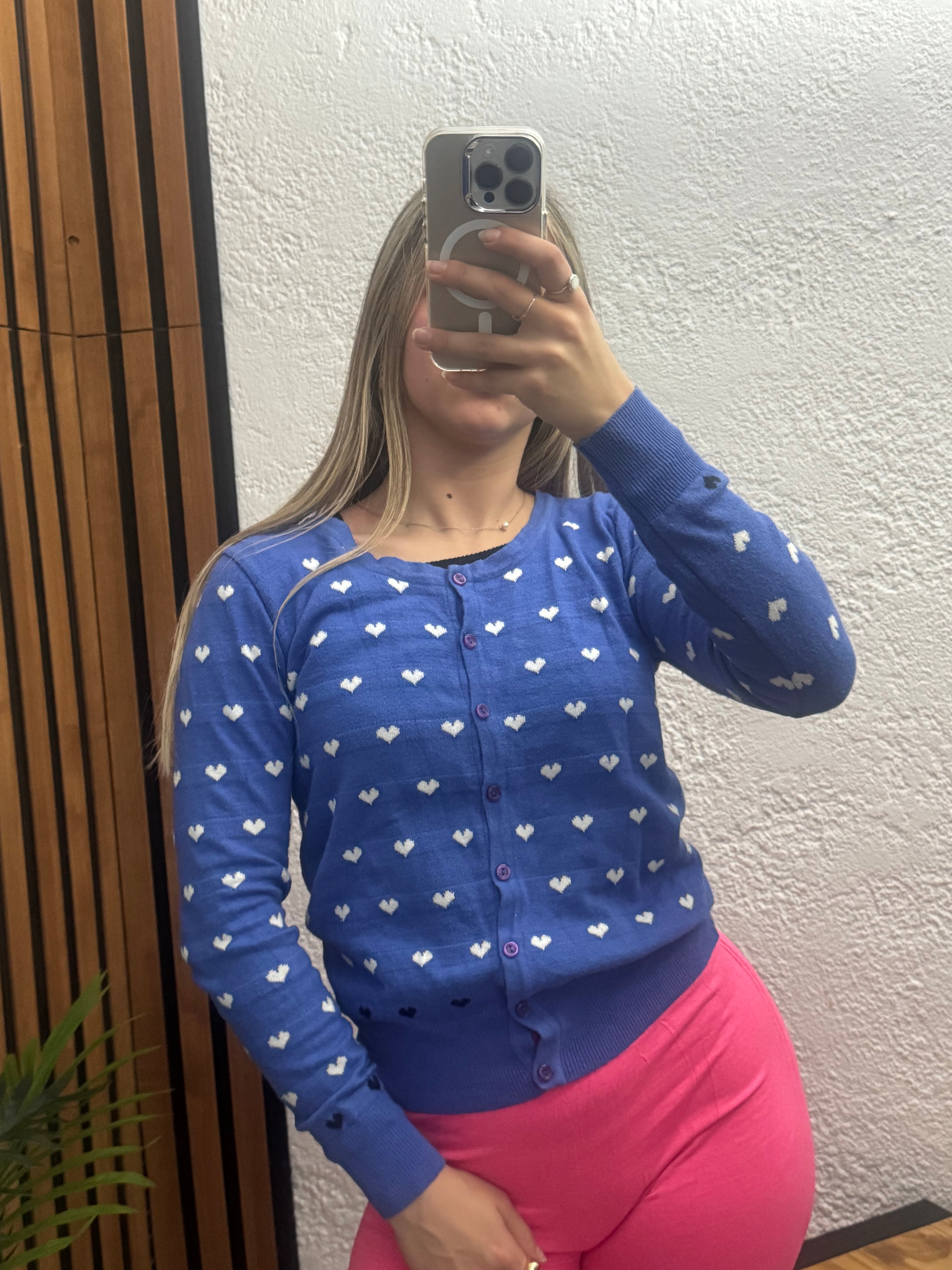 Saquito azul de corazones