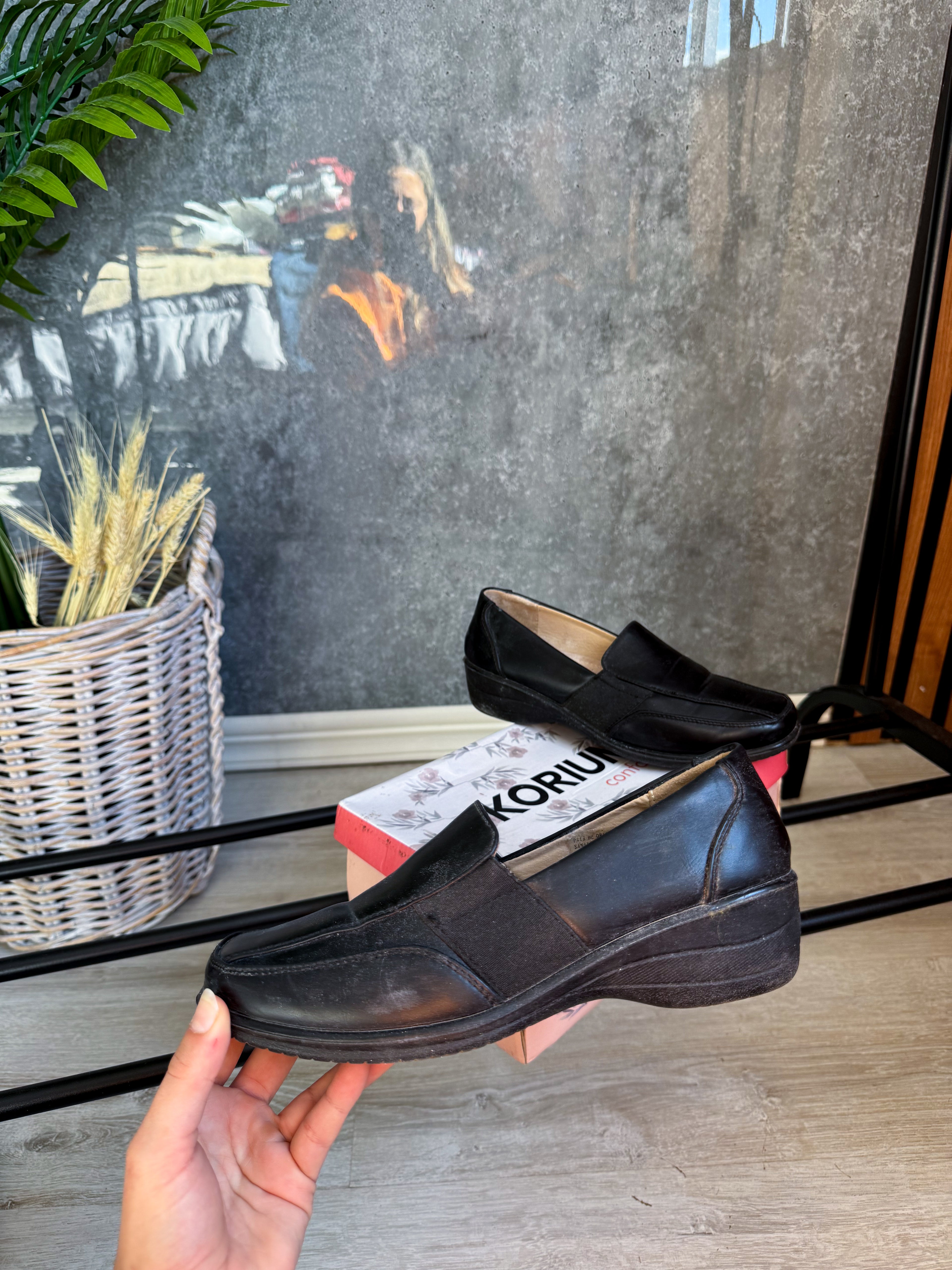 Zapatos negros Korium