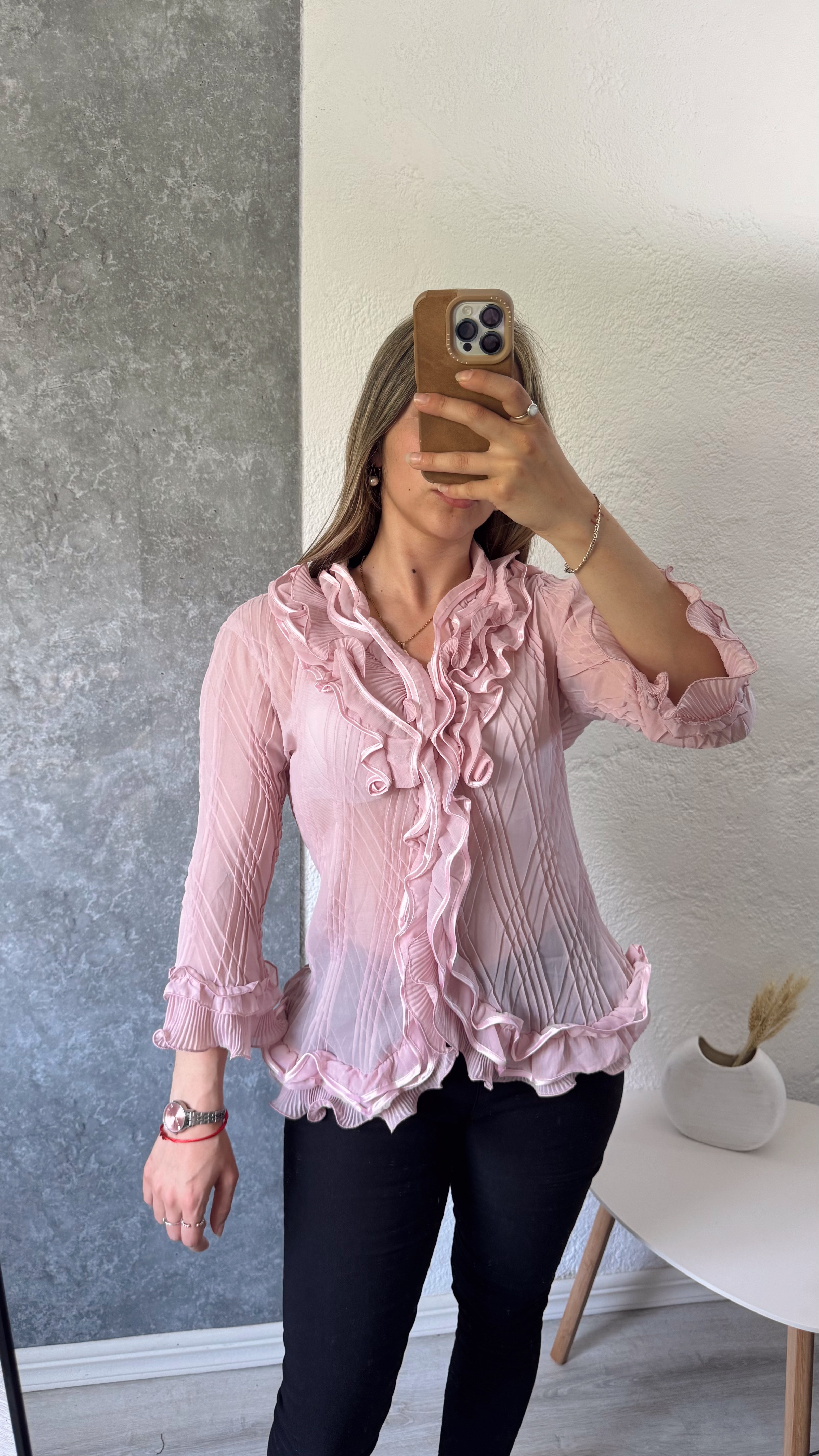Blusa rosa con volados