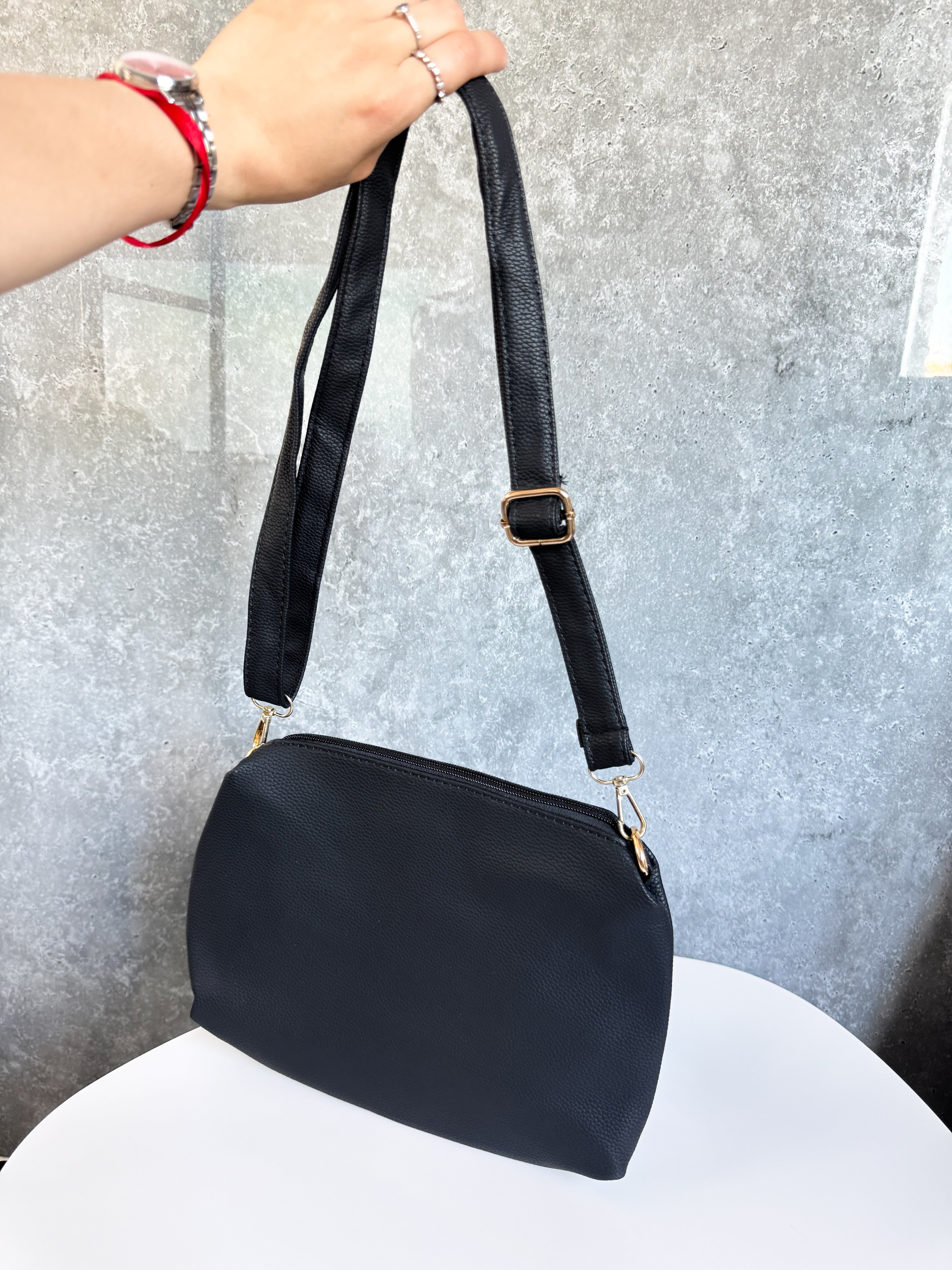 Cartera NUEVA negra eco cuero