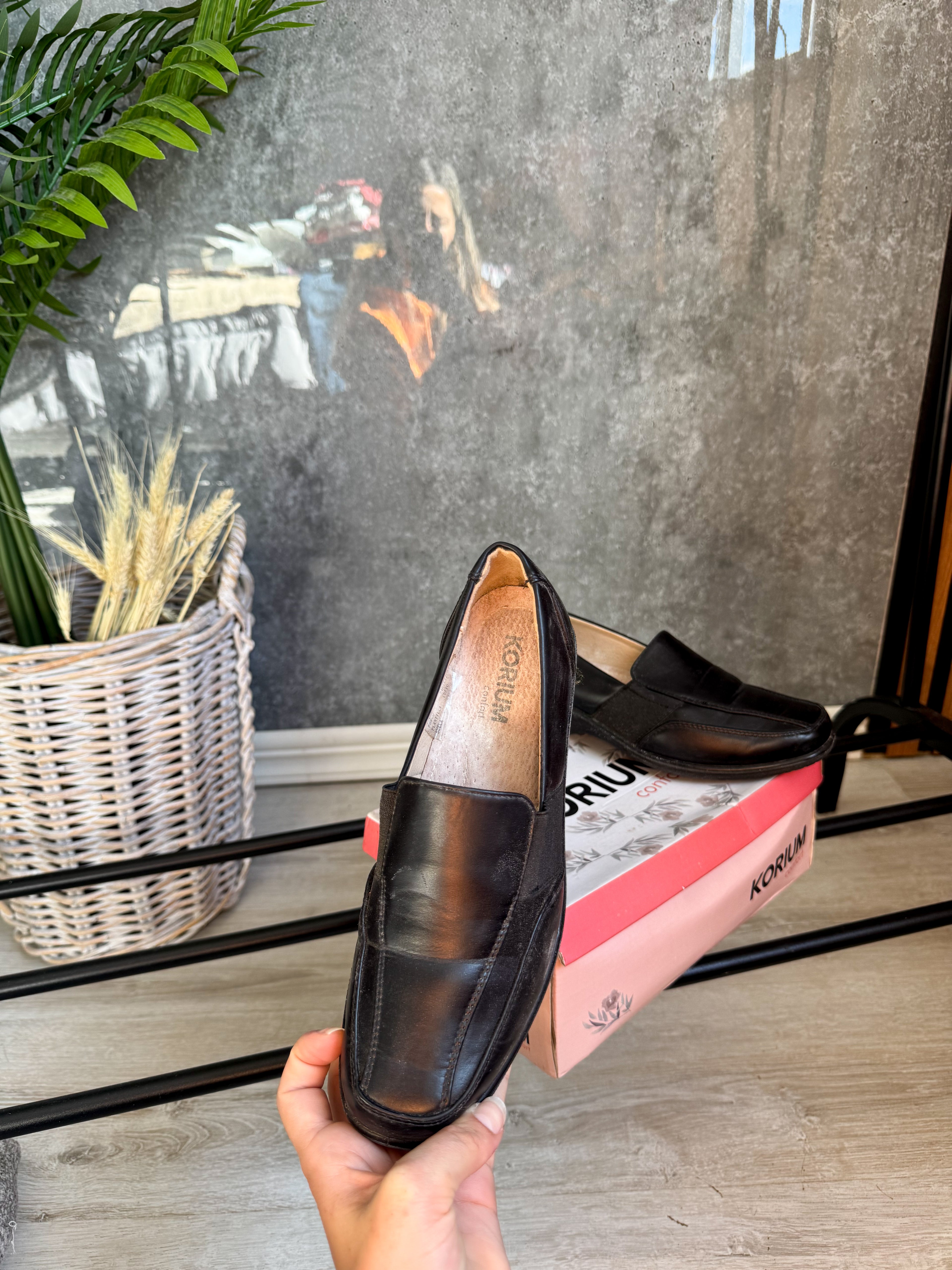 Zapatos negros Korium