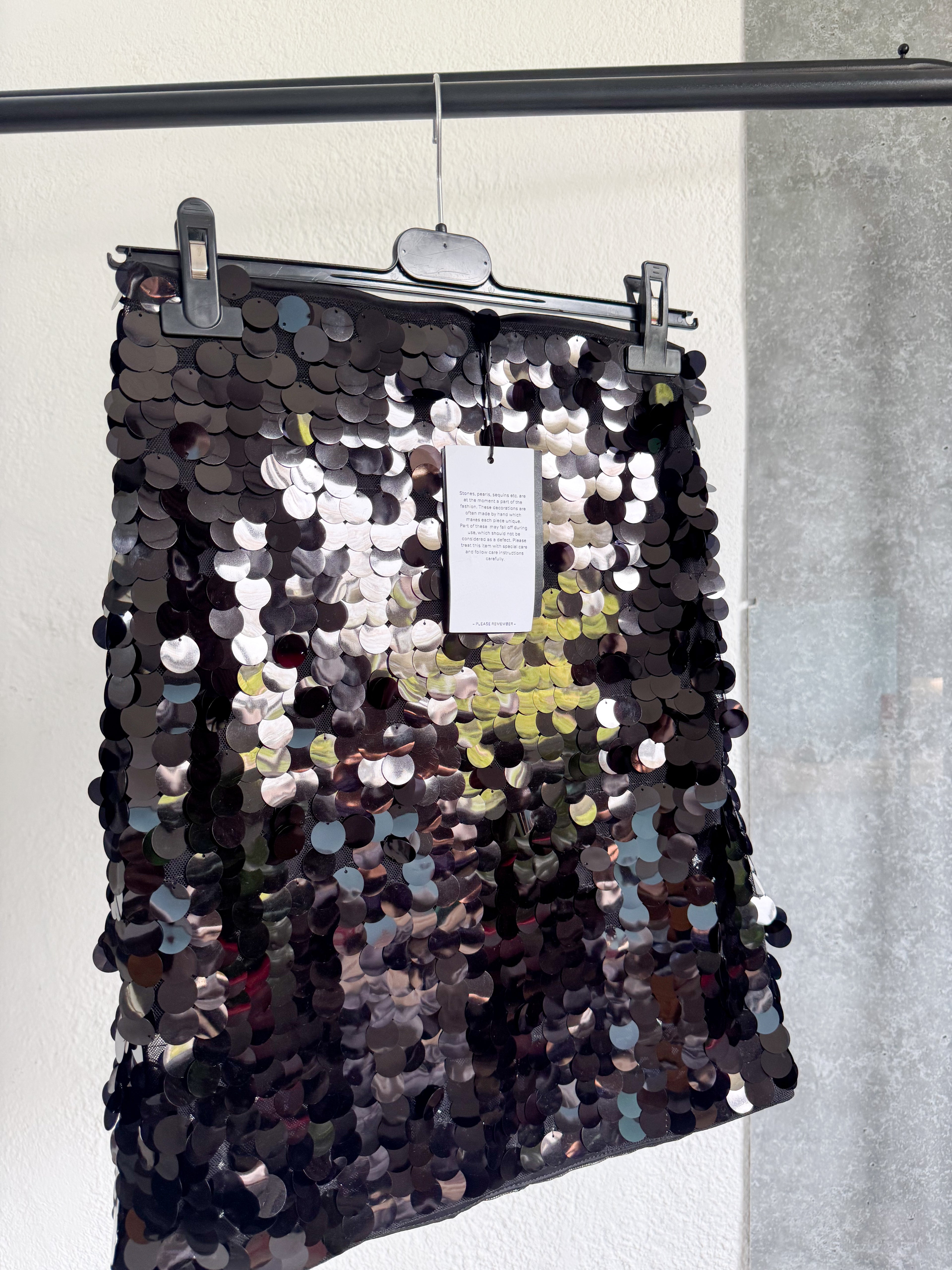 Pollera ONLY negra de lentejuelas