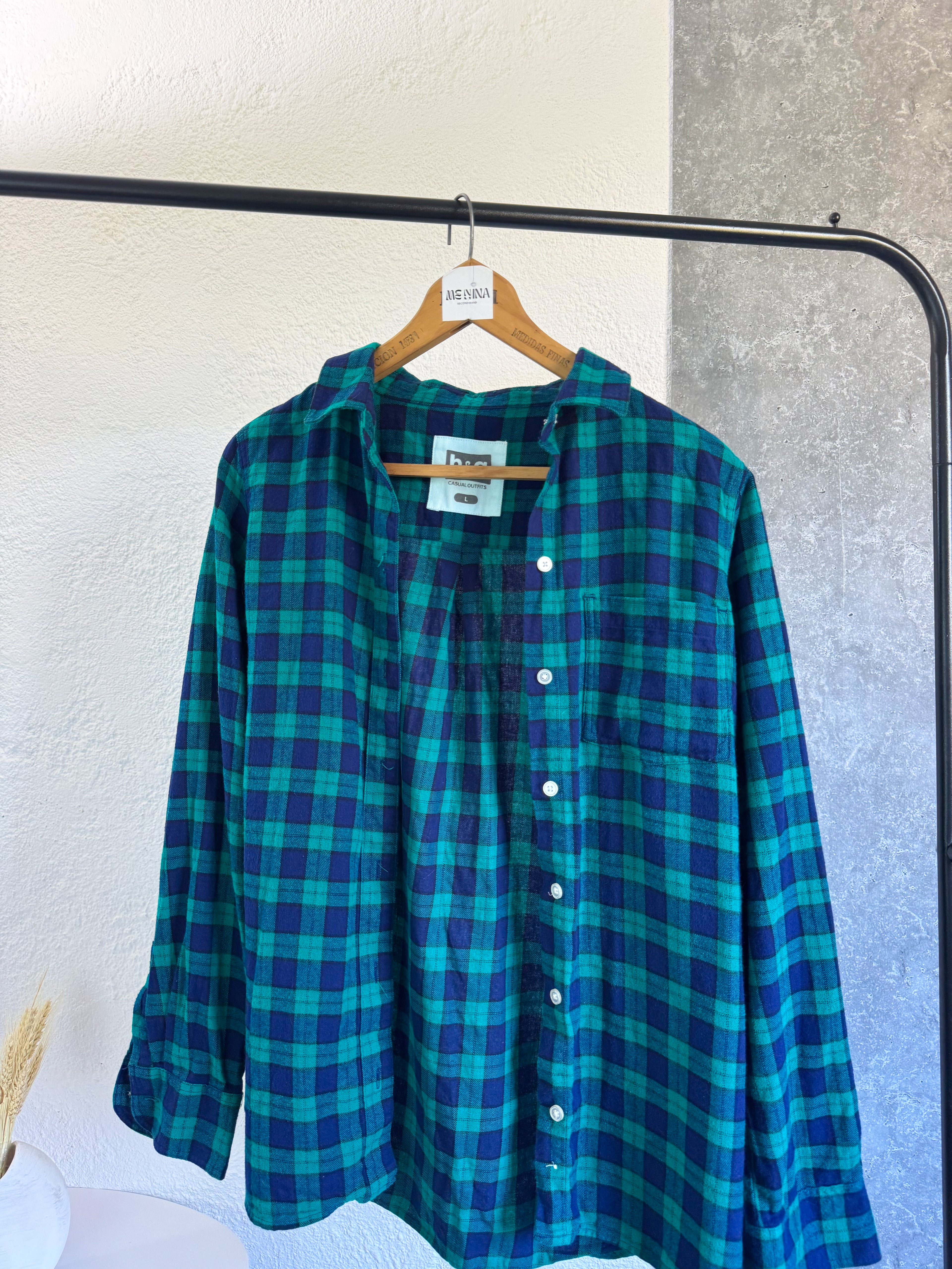 Camisa a cuadros verde agua y azul