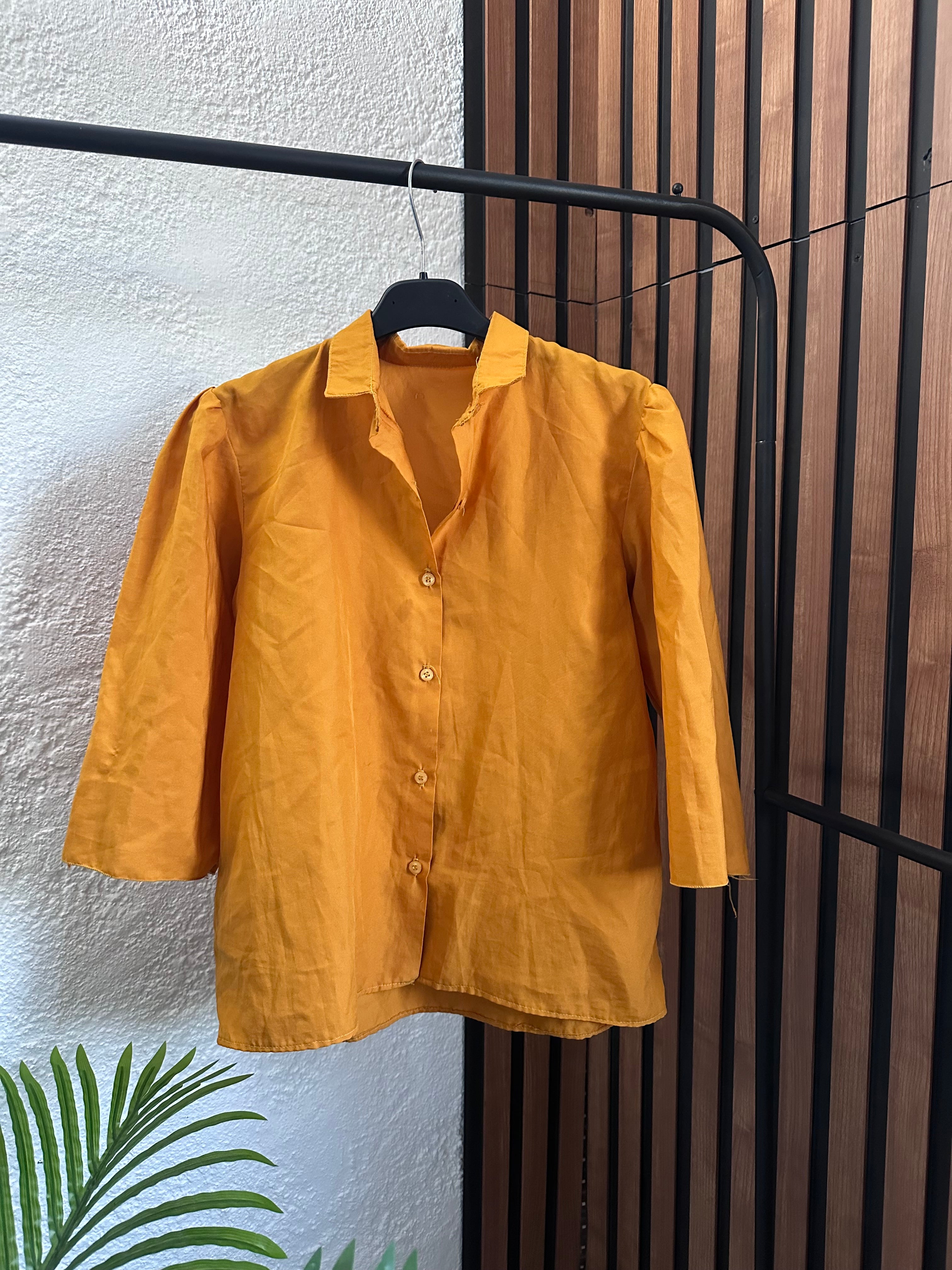 Camisa mostaza mangas 3/4