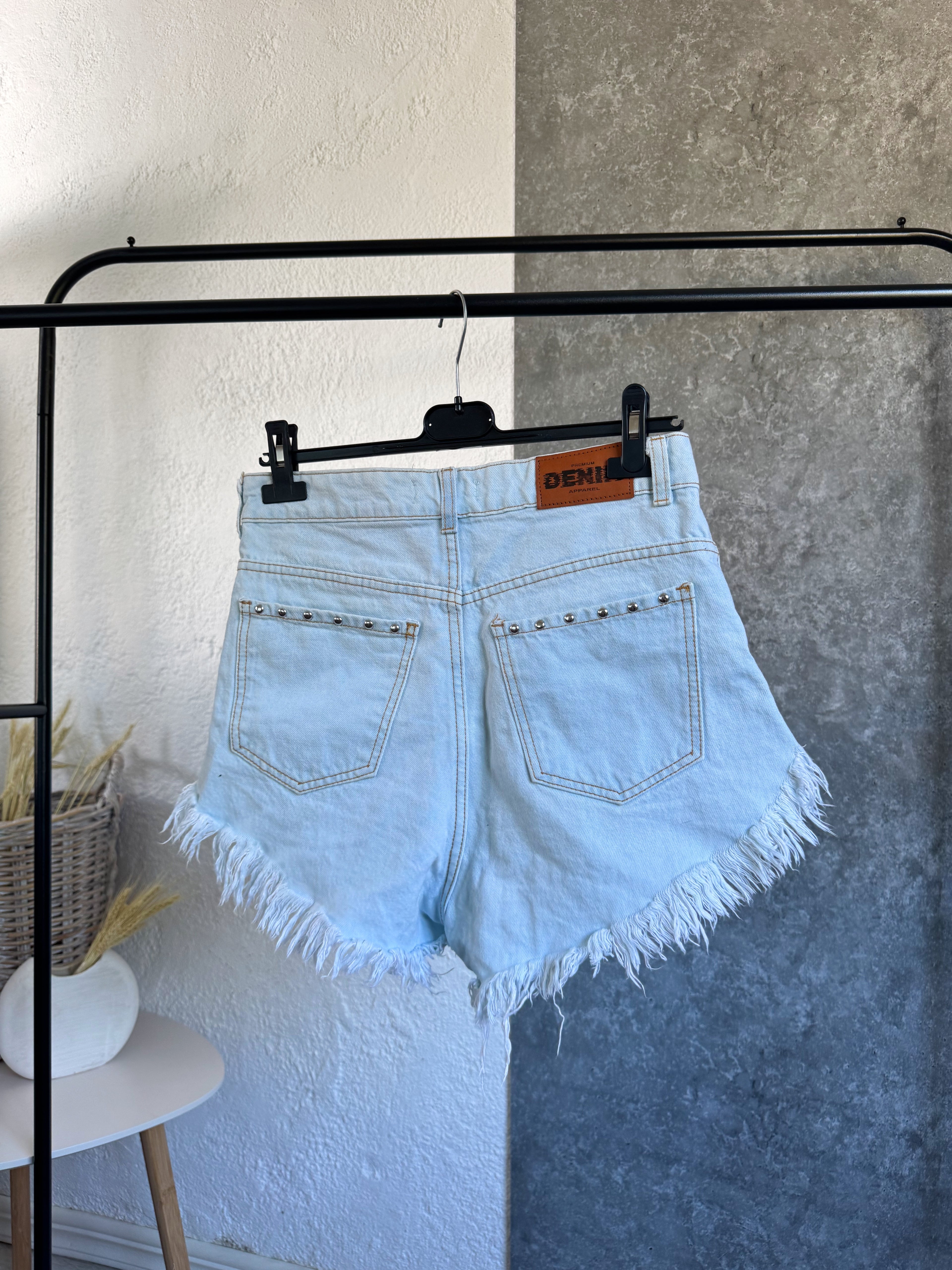 Short de Jean con tachas