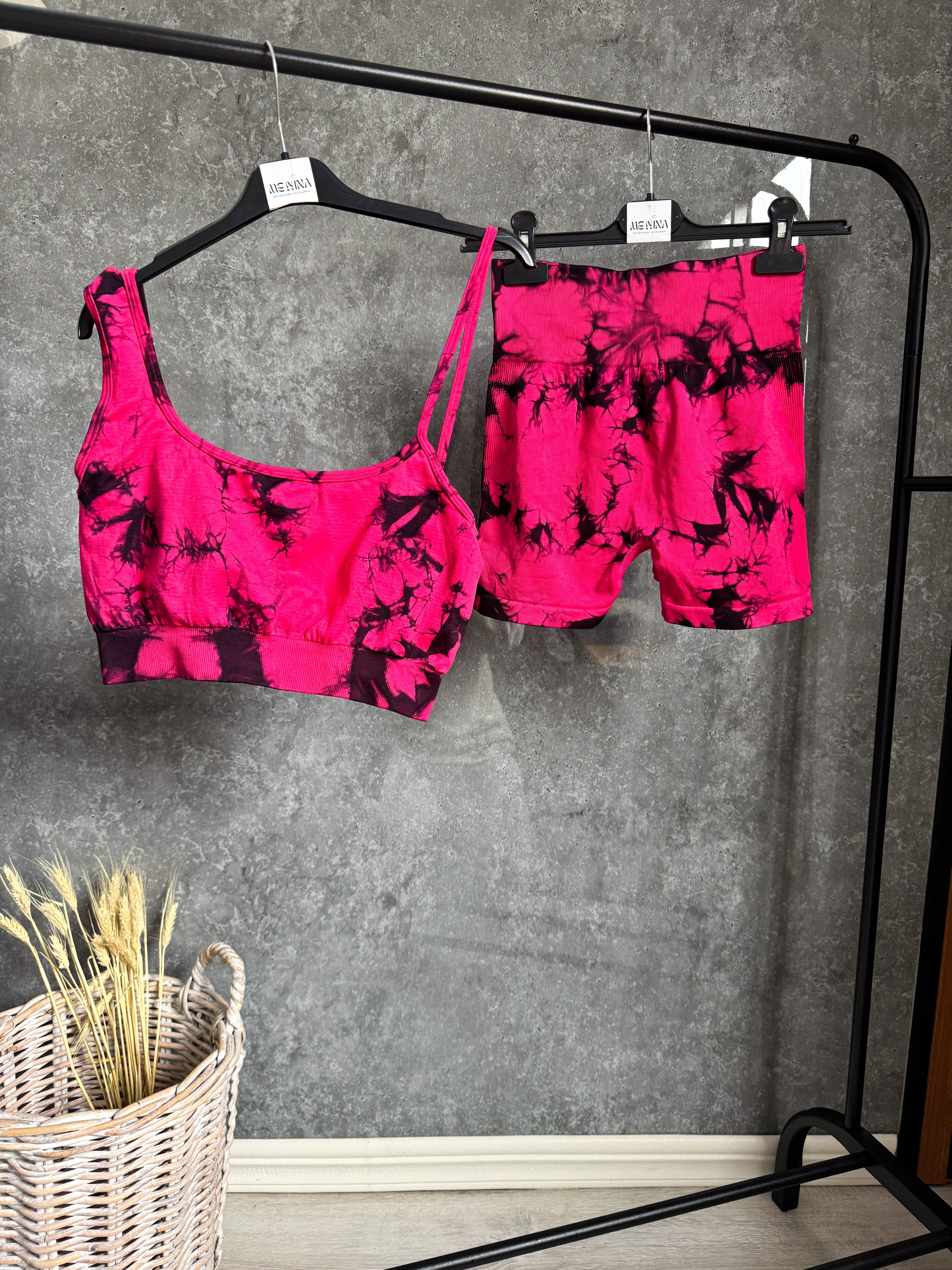 Conjunto rosa y negro calza+top talle M/L