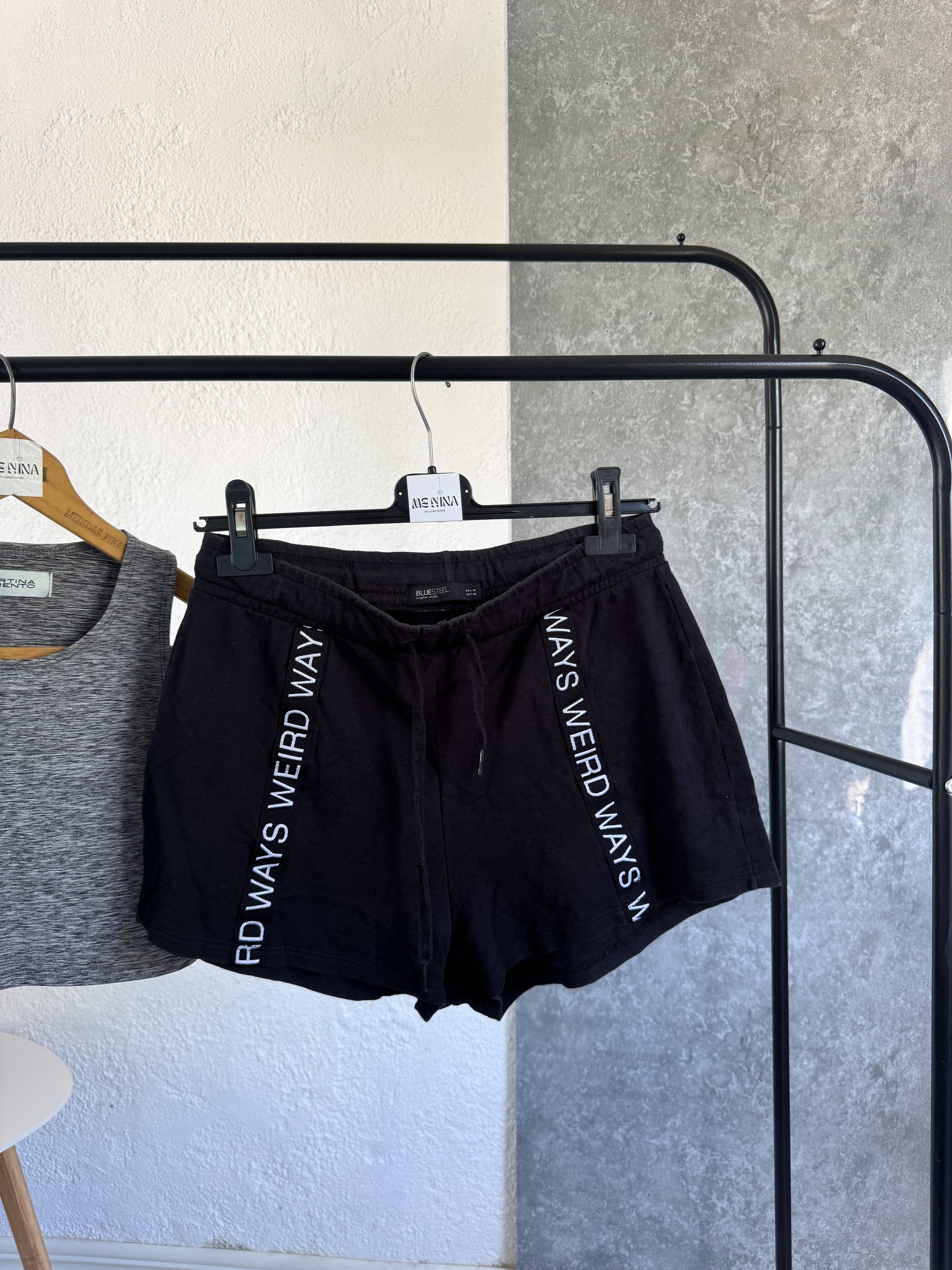 Short negro Renner talle M