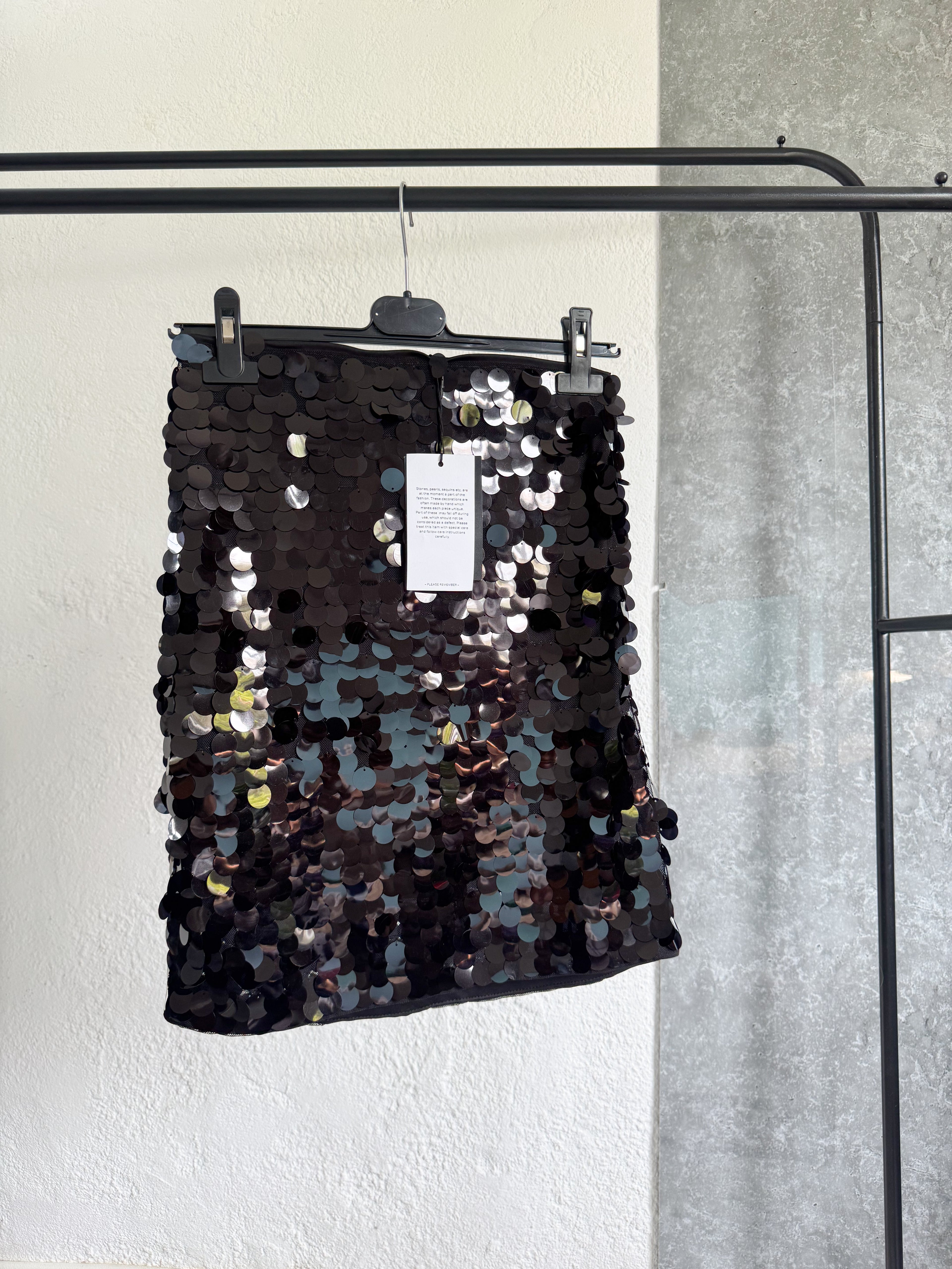 Pollera ONLY negra de lentejuelas