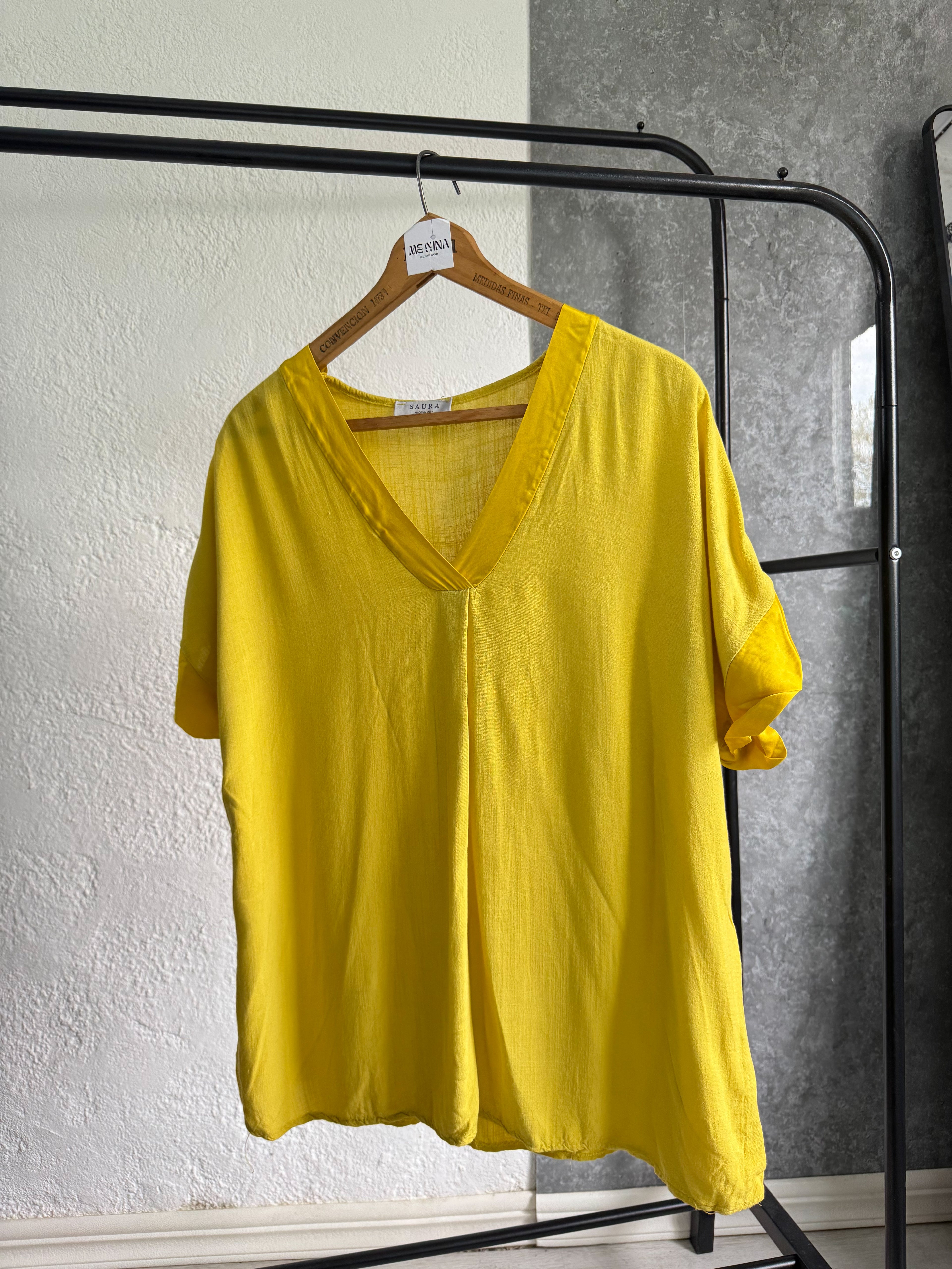 Remera amarilla SAURA de mangas cortas