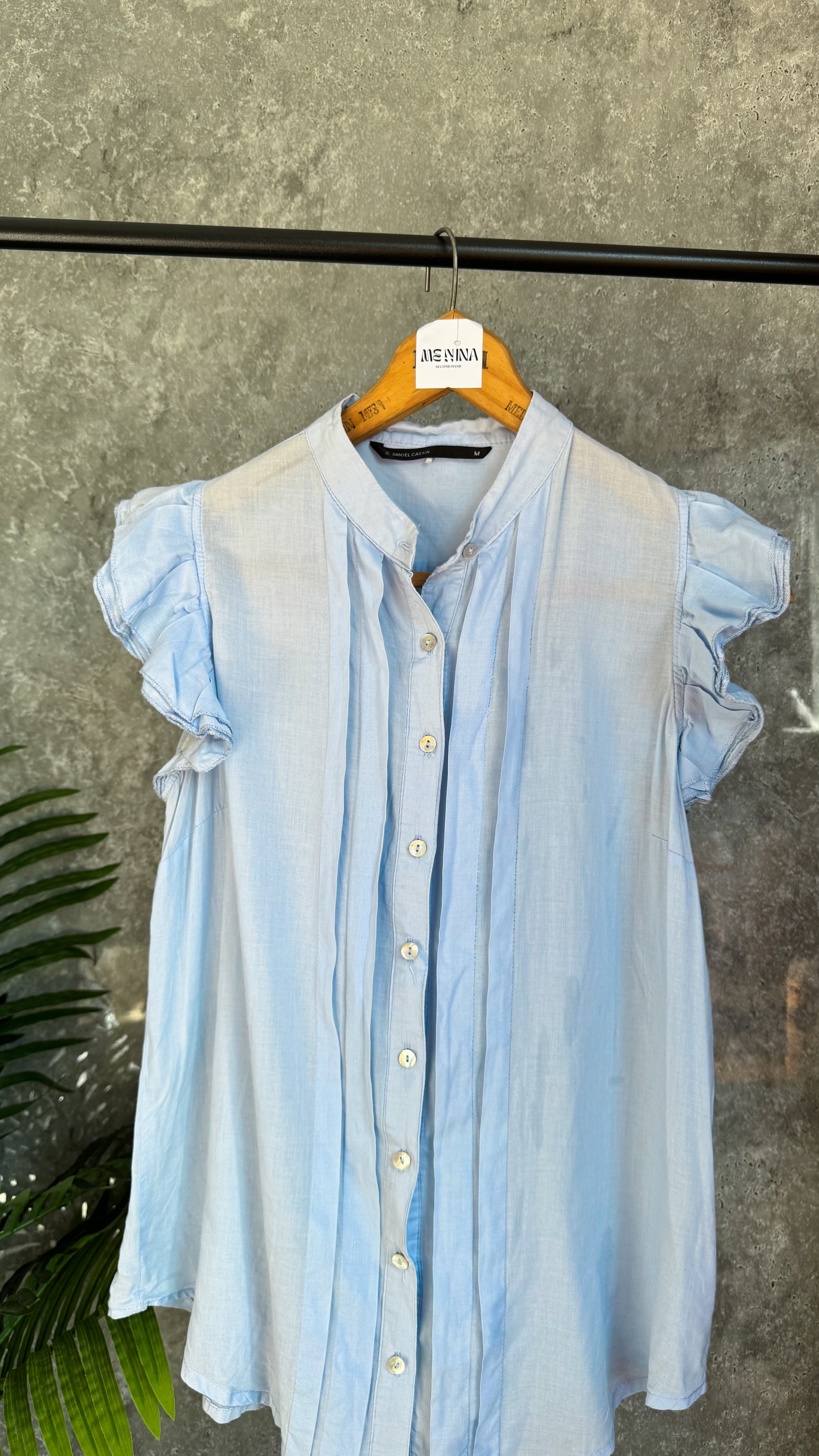 Camisa de mangas cortas celeste