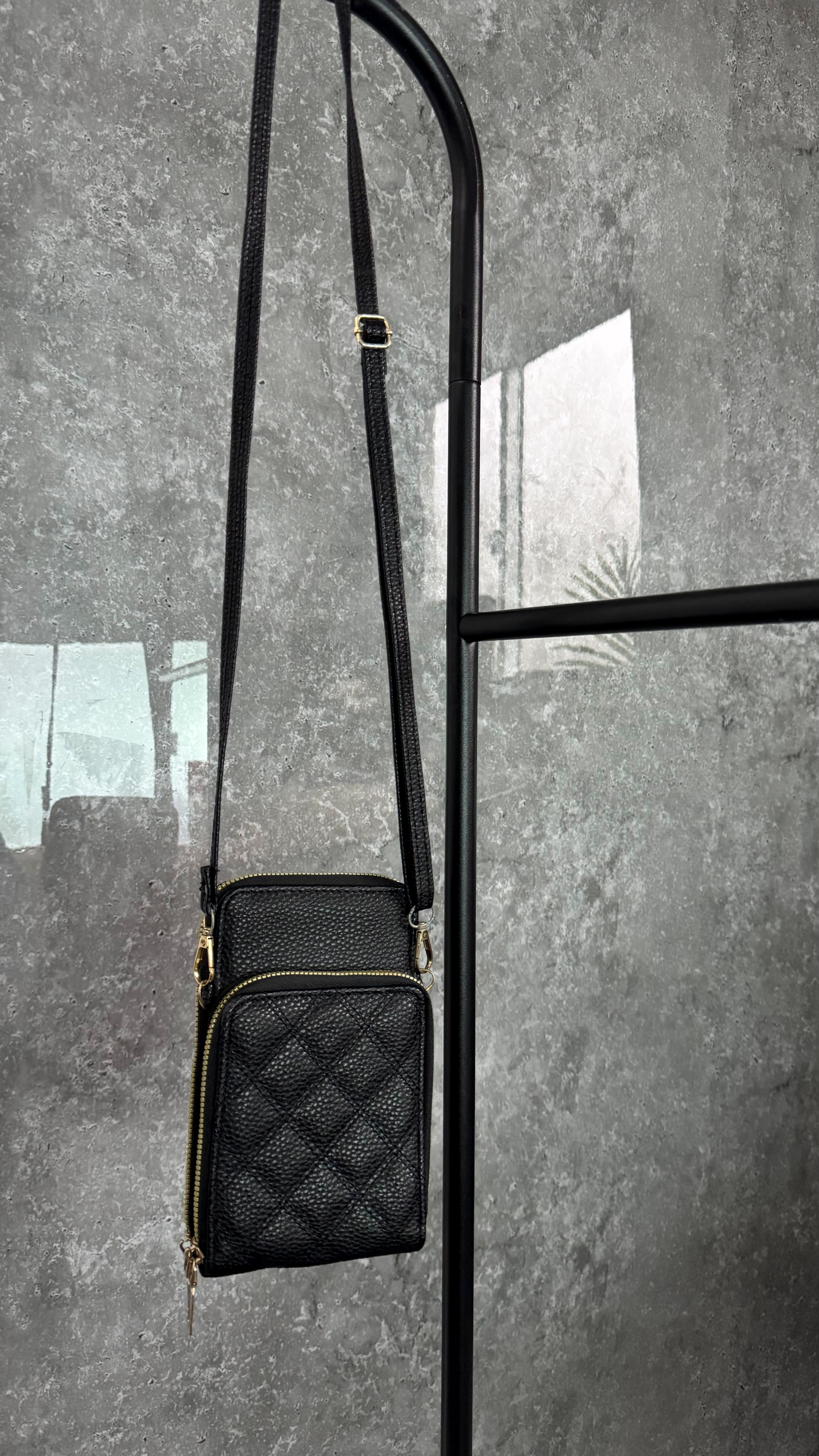 Cartera pequeña negra