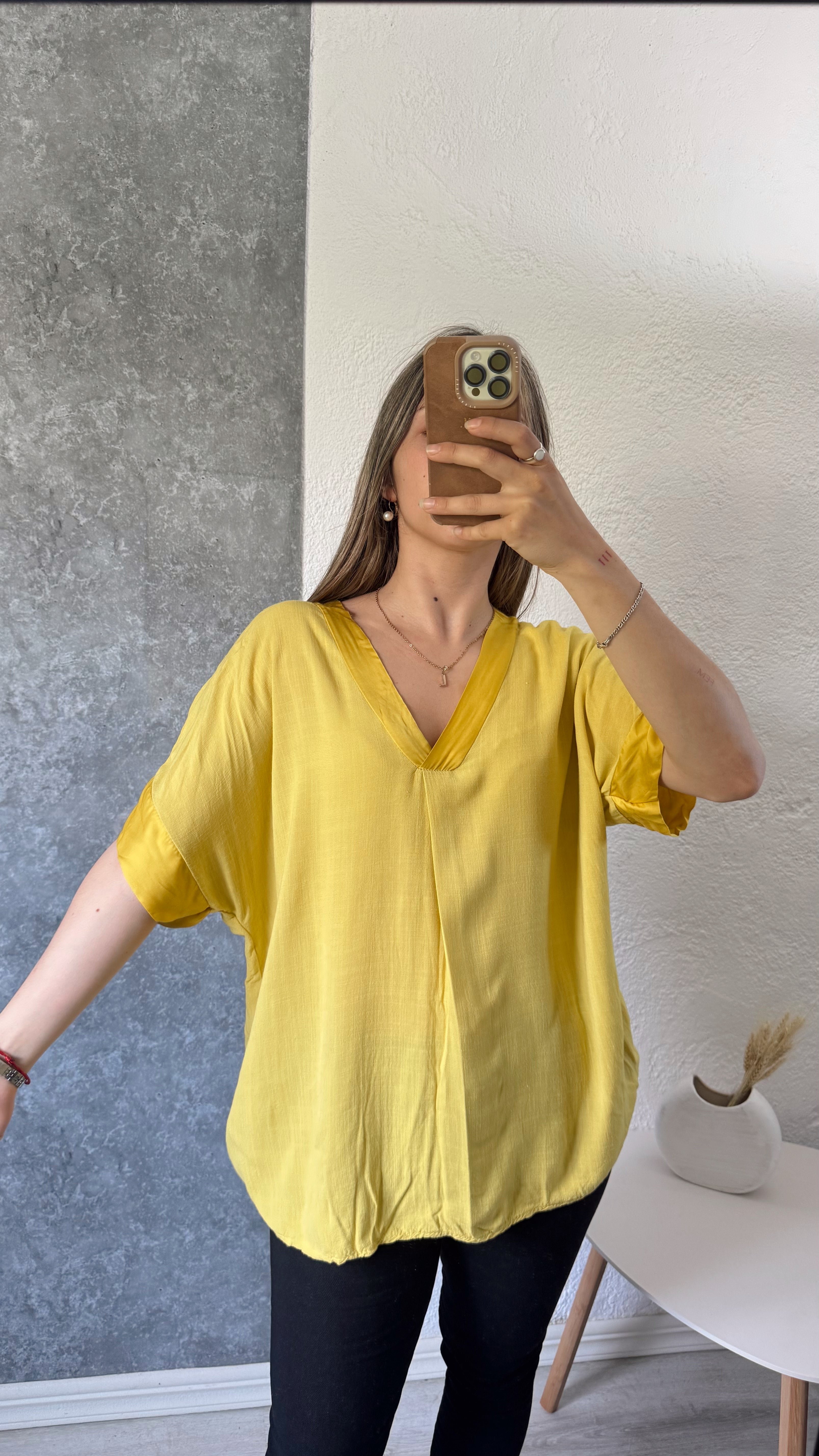 Remera amarilla SAURA de mangas cortas