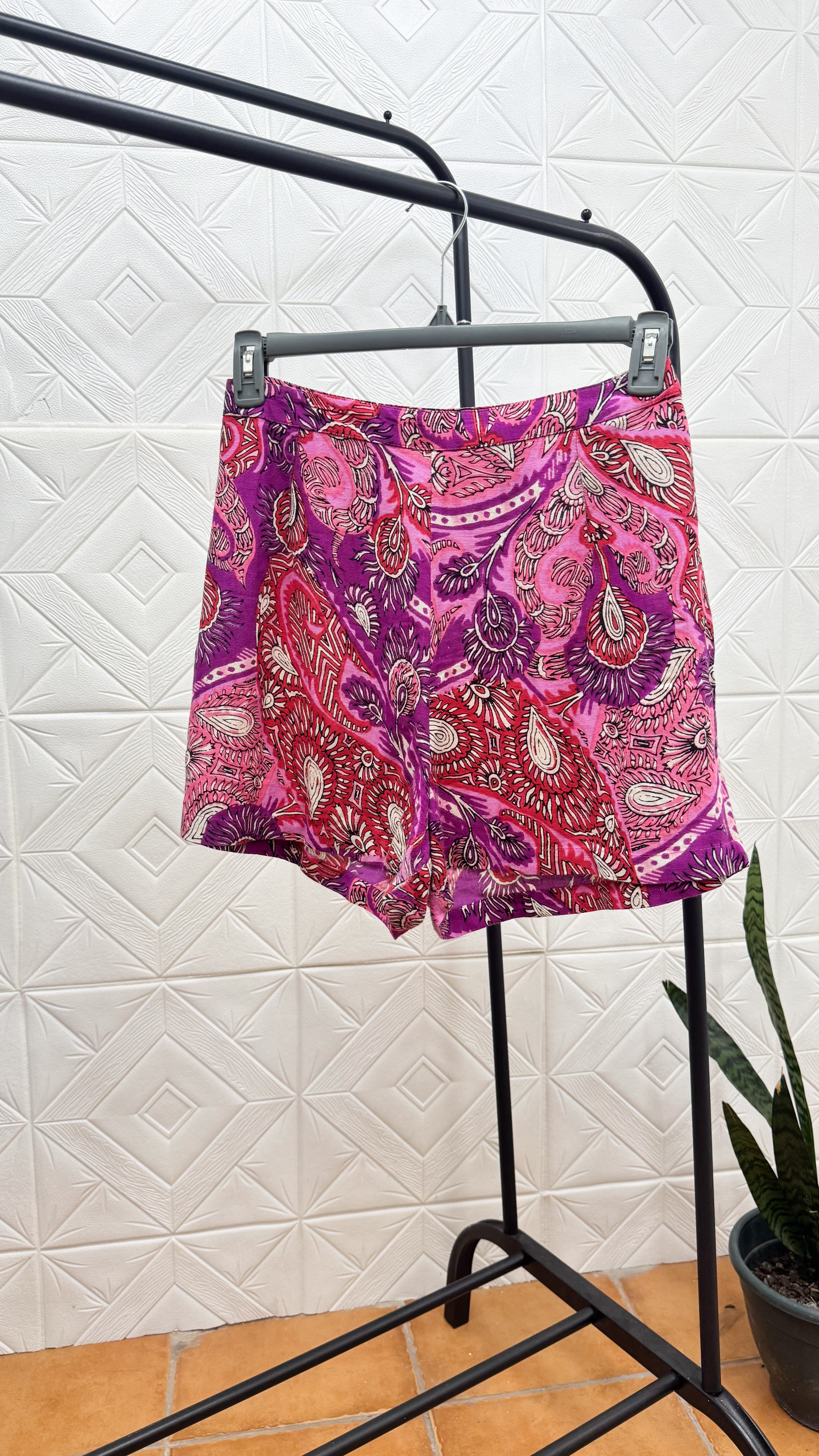 Short fresco INDIAN talle 44