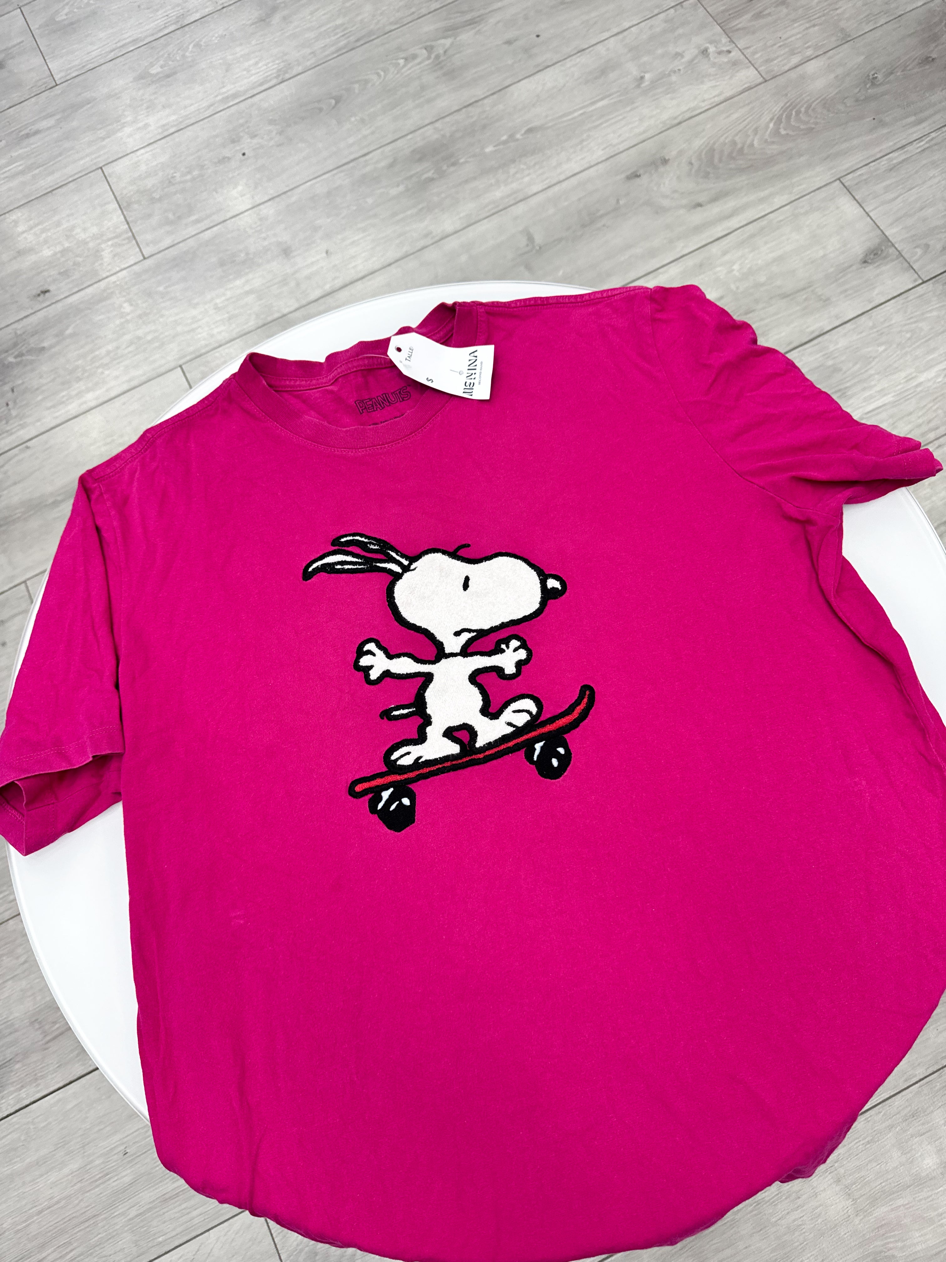Remera rosada Snoopy