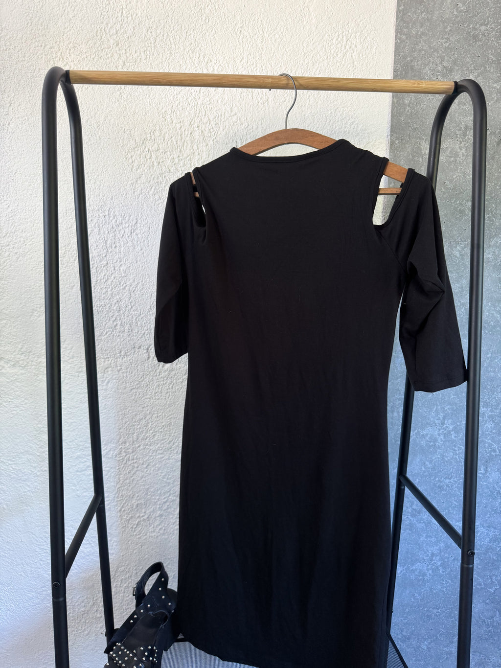Vestido negro mangas 3/4