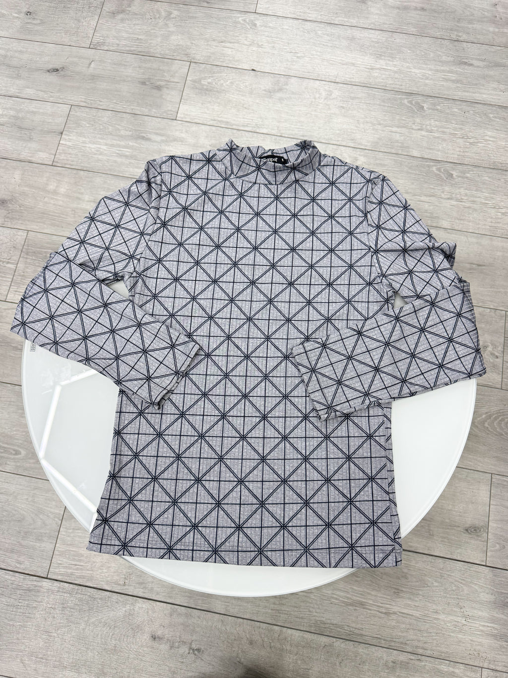 Remera gris manga larga talle M