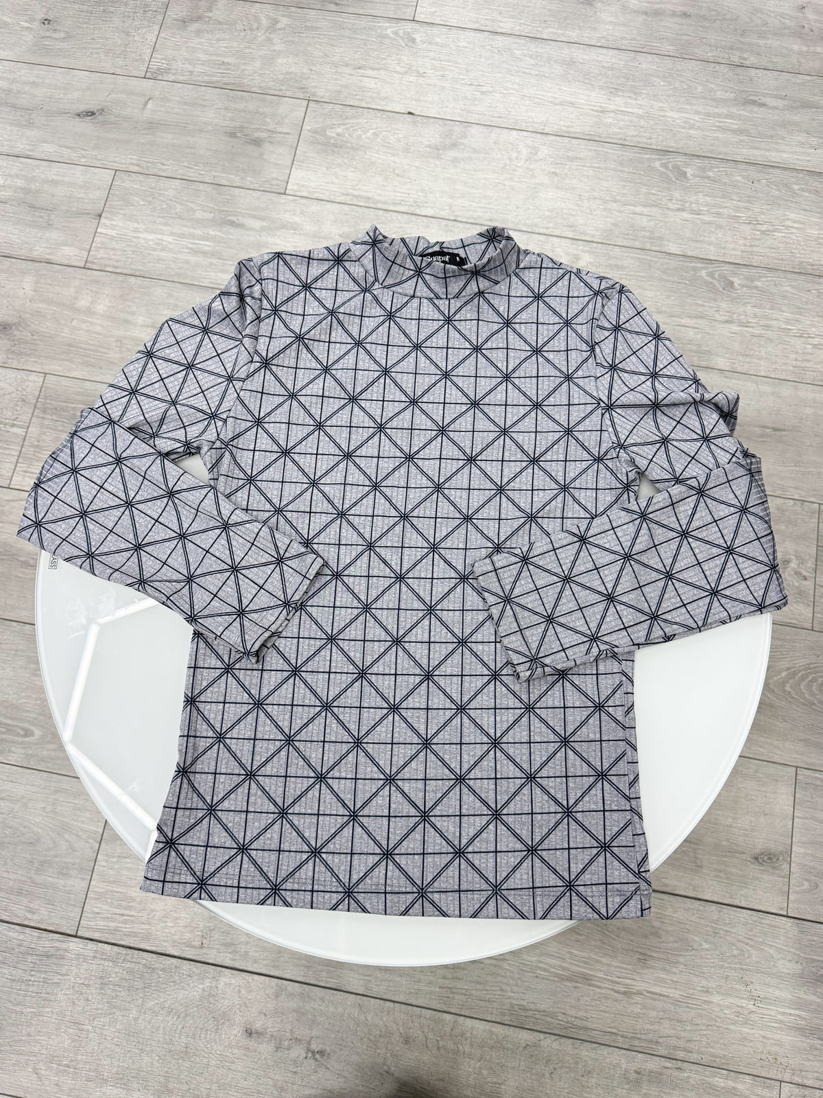 Remera gris manga larga talle M