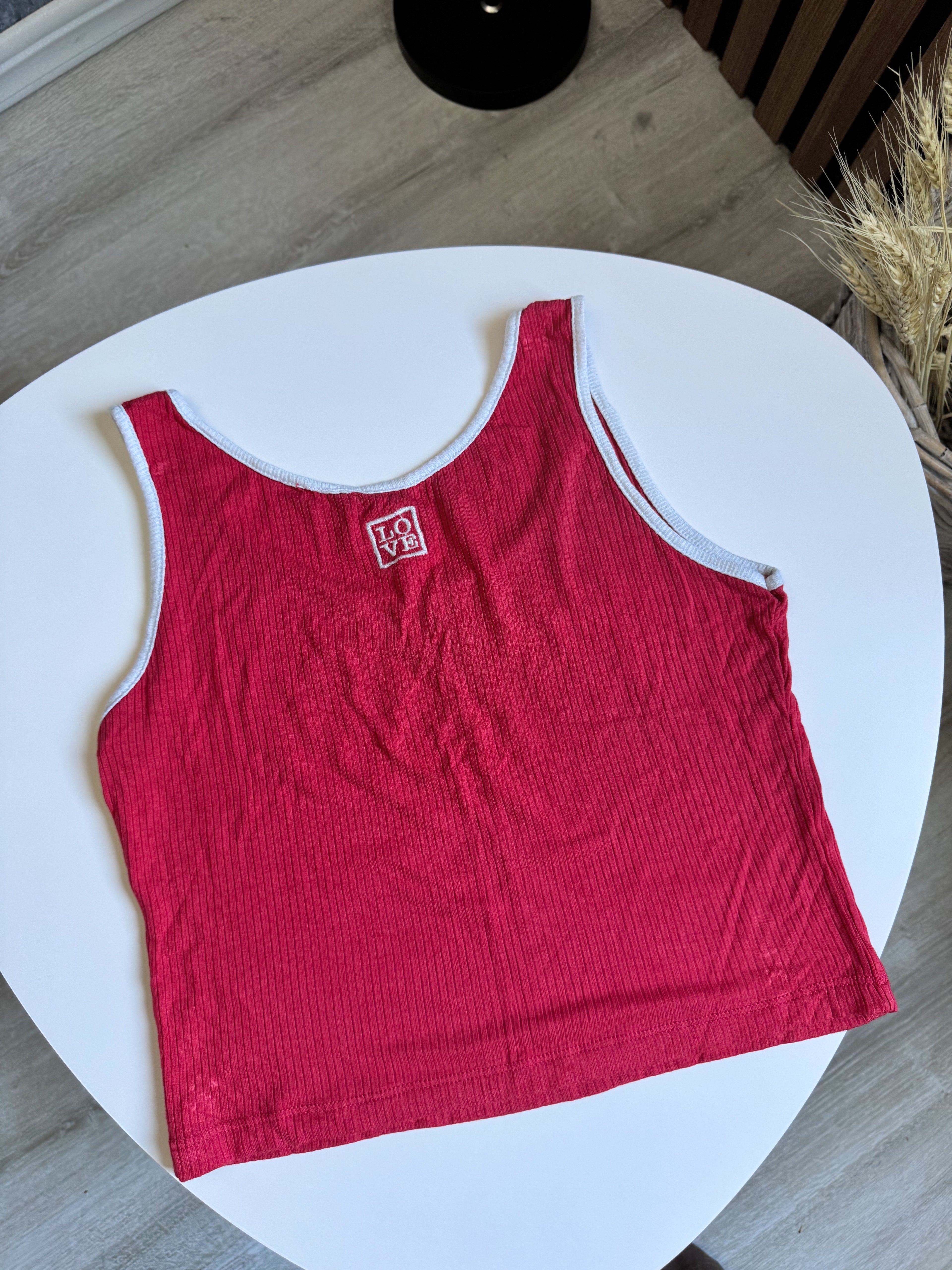 Top/musculosa roja LOVE