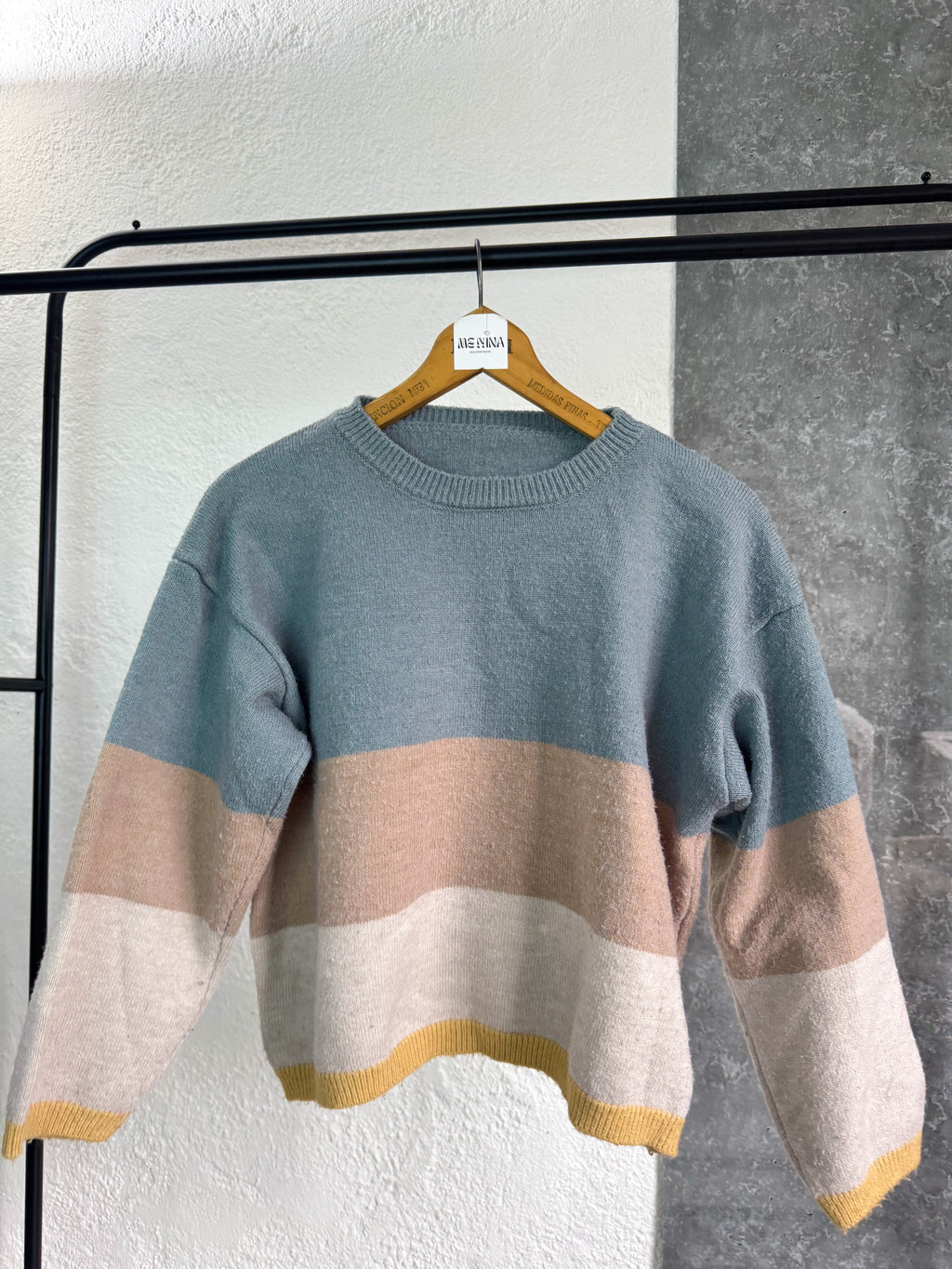 Buzo celeste y beige