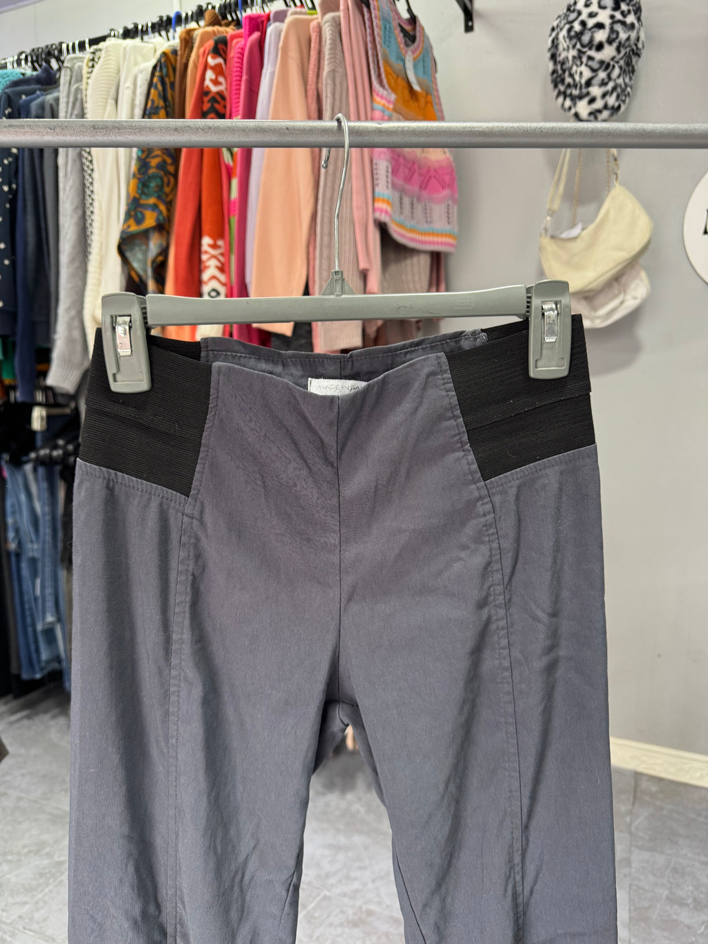 Pantalón gris tipo de vestir
