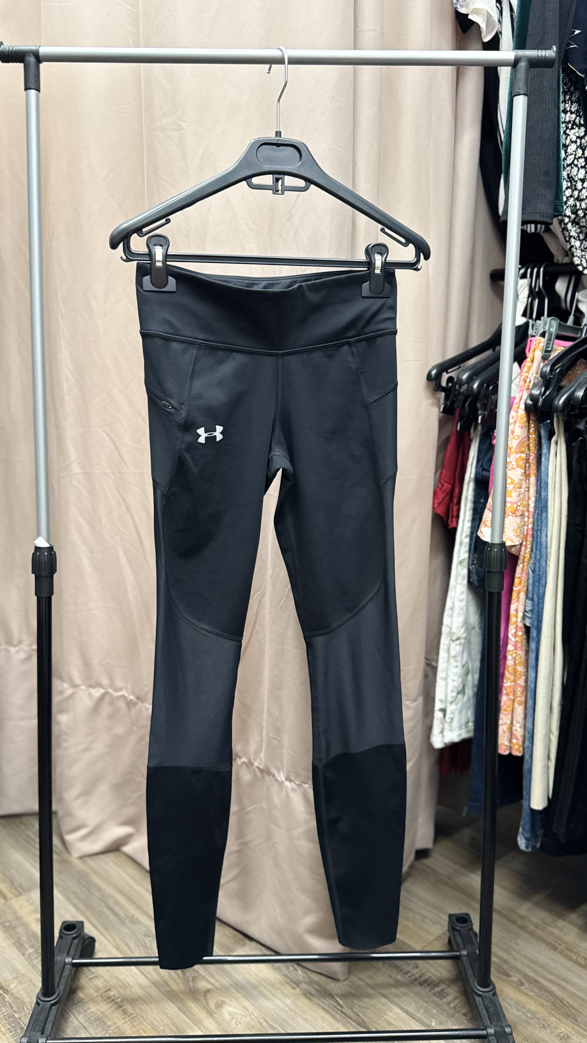 Calza deportiva negra Under Armour
