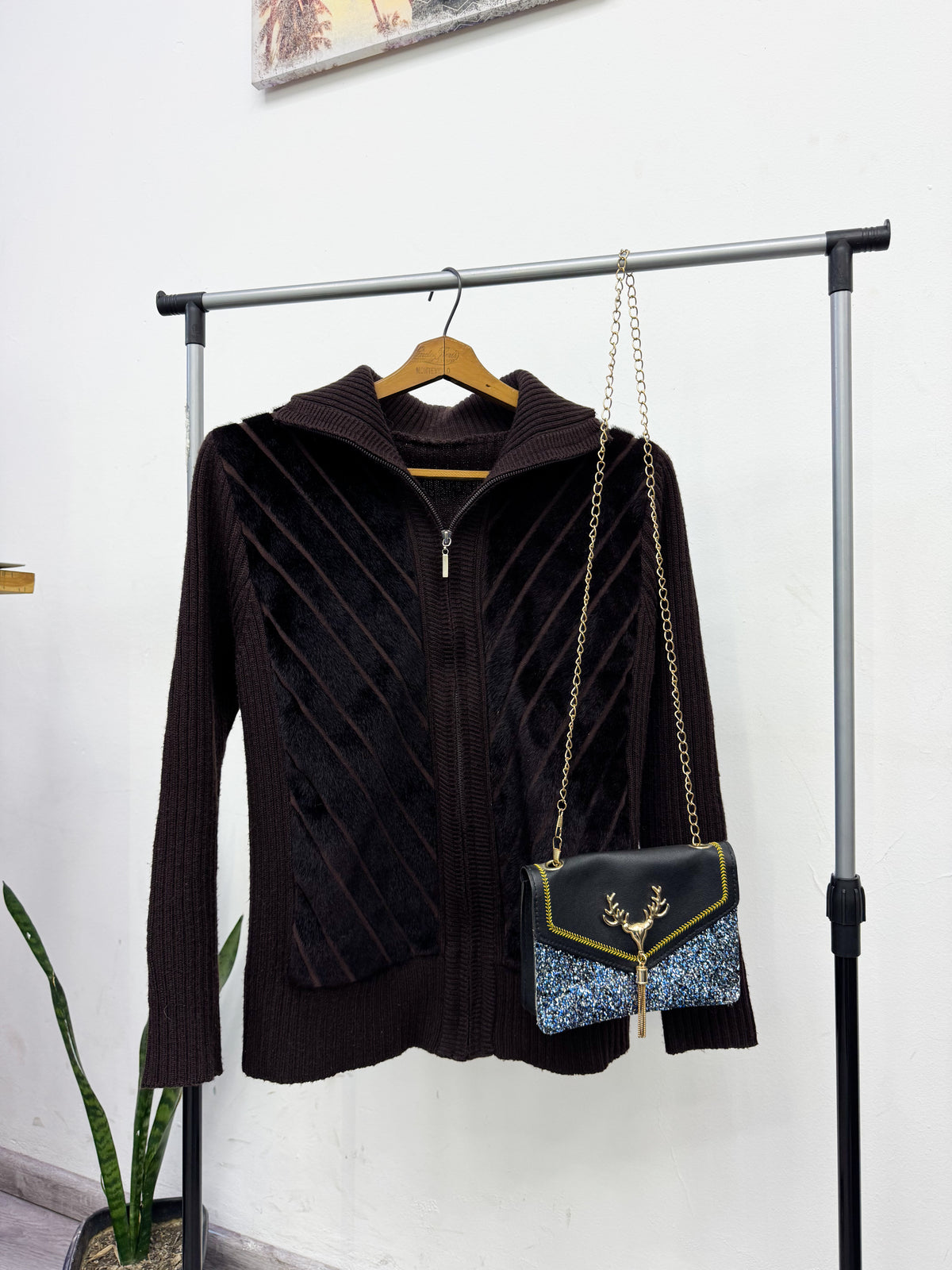 Campera marrón con piel