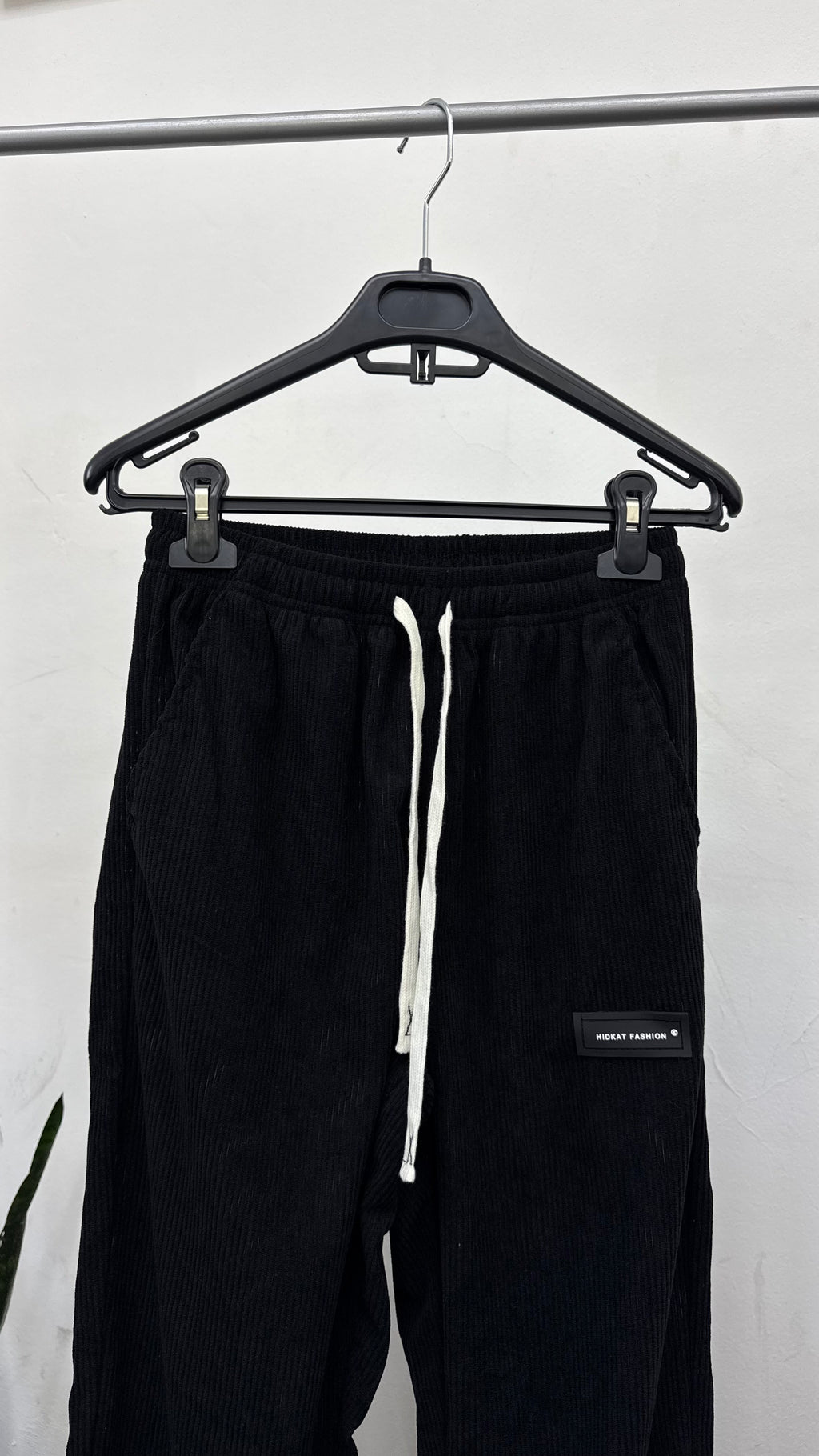 Pantalón negro NUEVO tipo pana