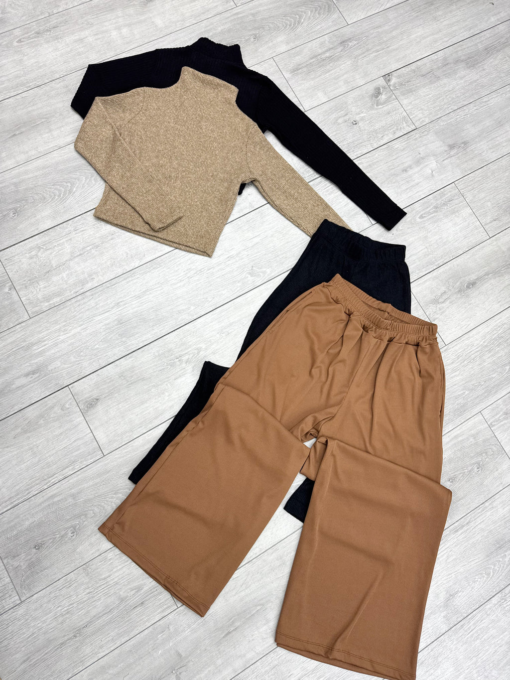 NUEVO Conjunto pantalón + polera lanilla marron