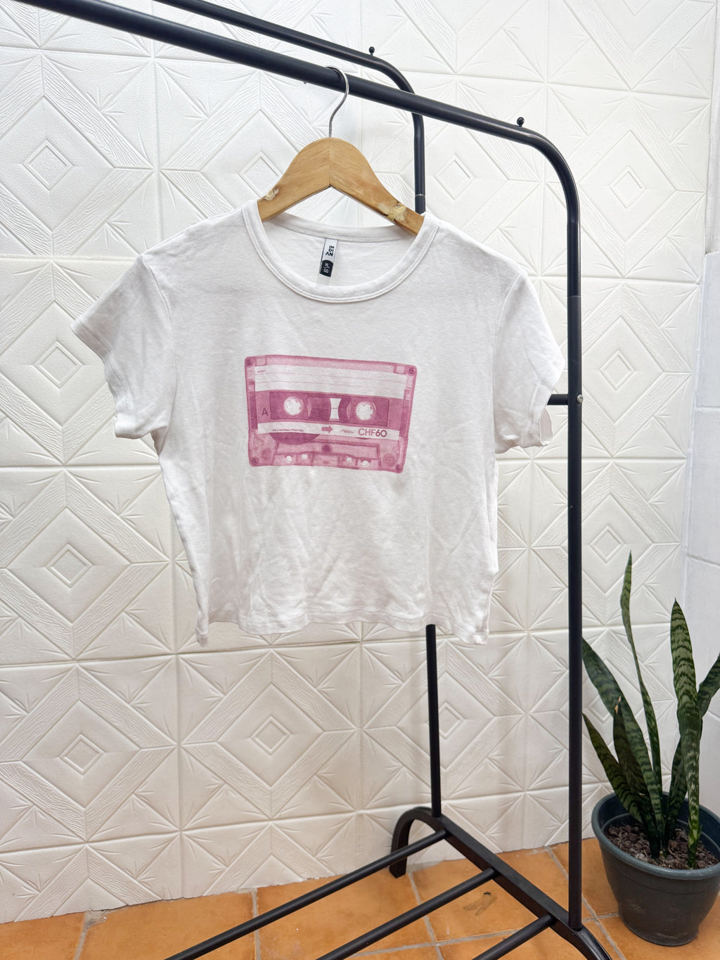 Top INDIAN blanco con estampado rosa