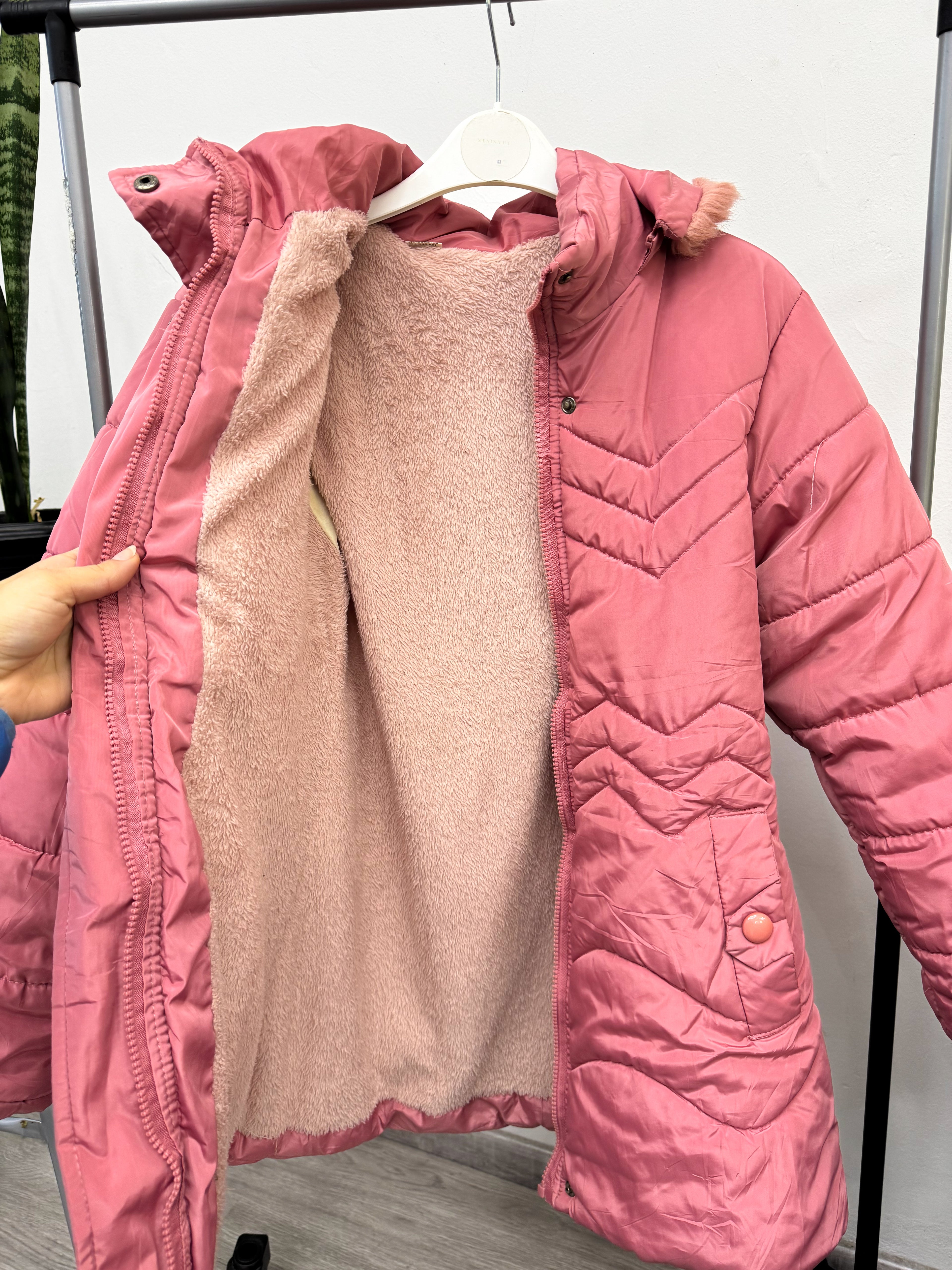 Campera rosada con corderito por dentro