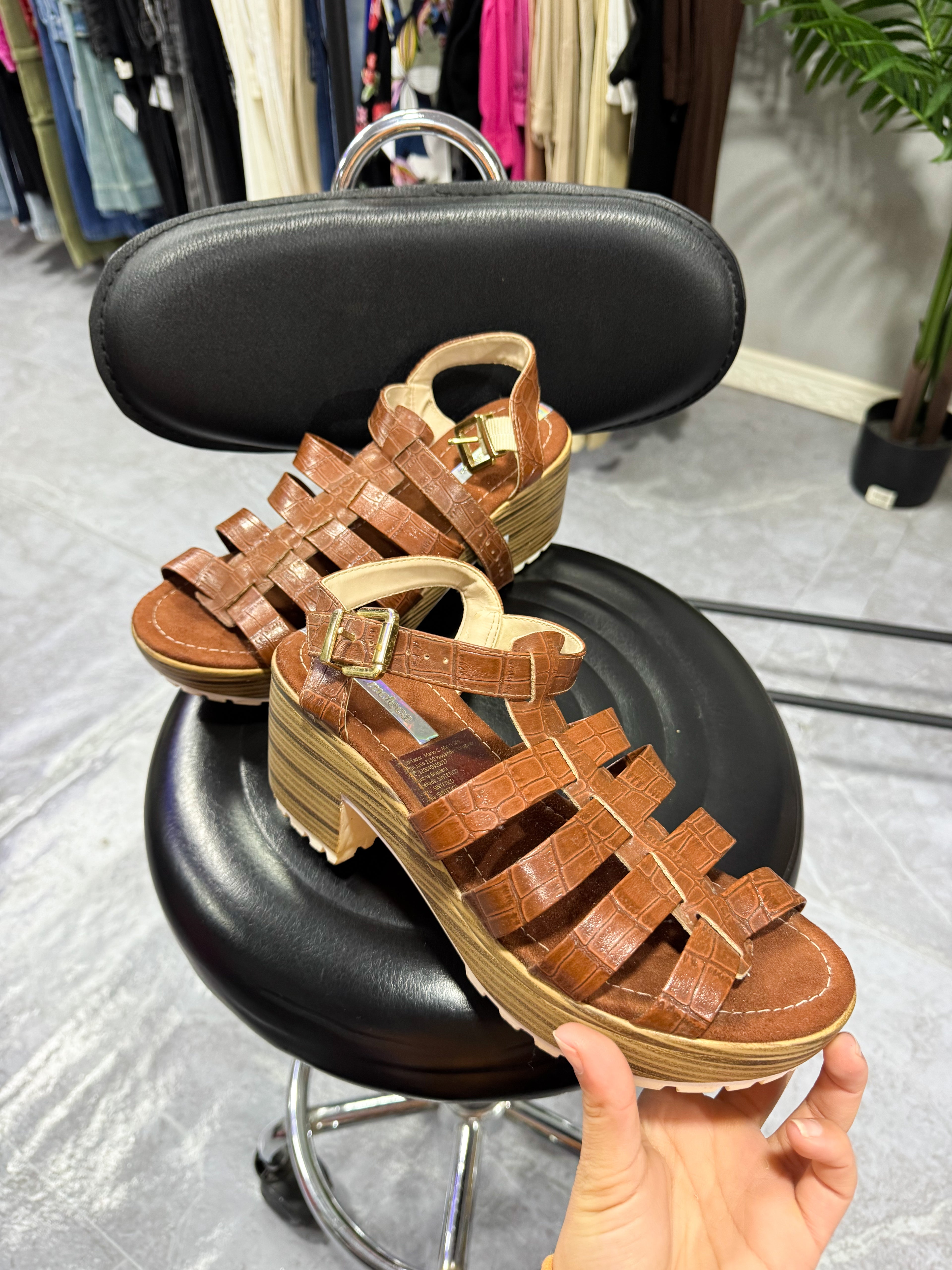 Sandalias marrones talle 38