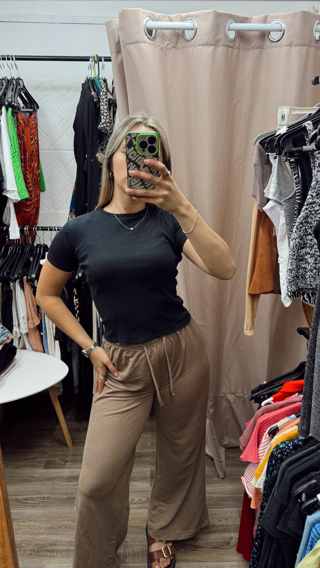 Remera negra básica