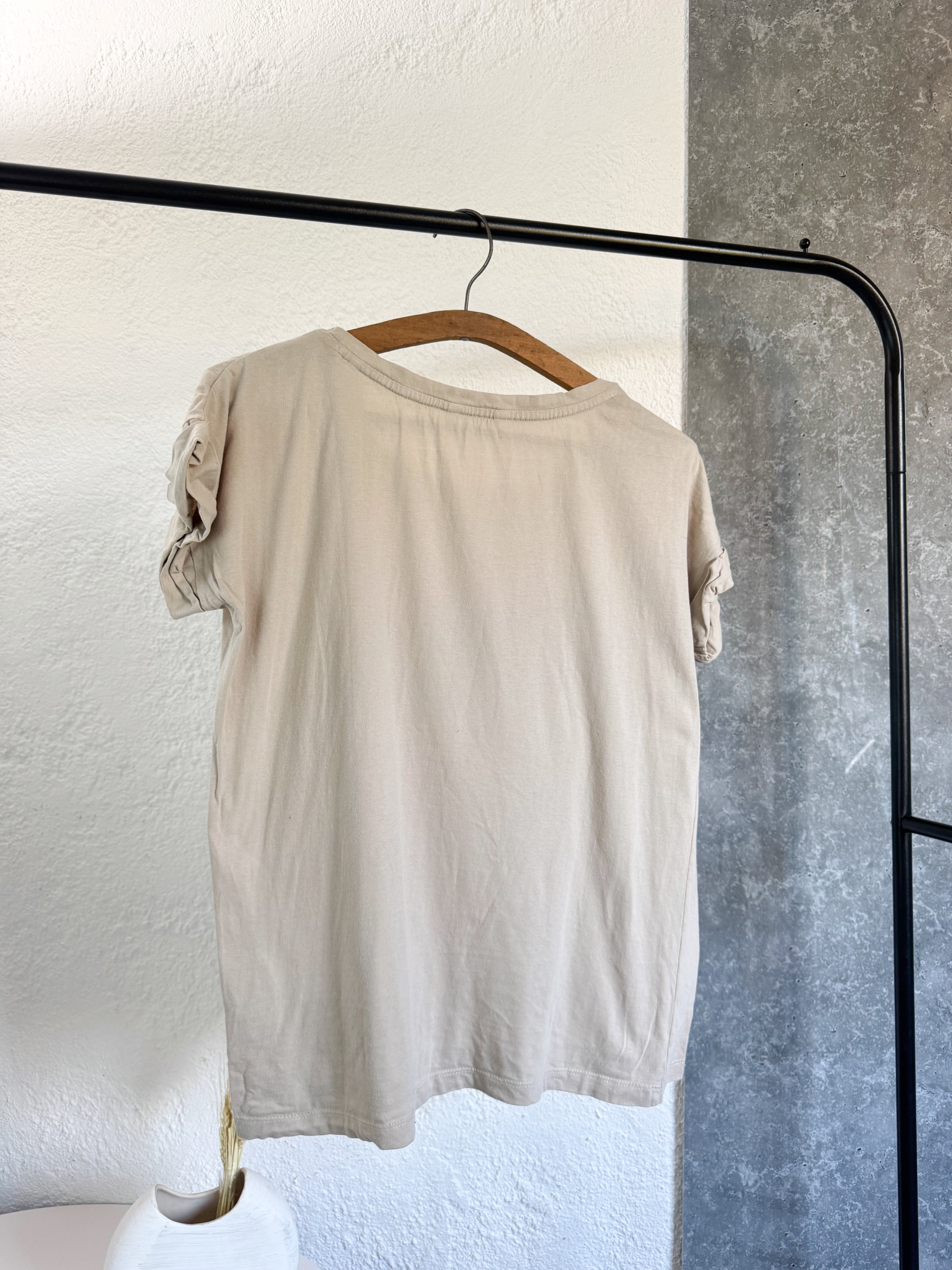 Remera beige BAS