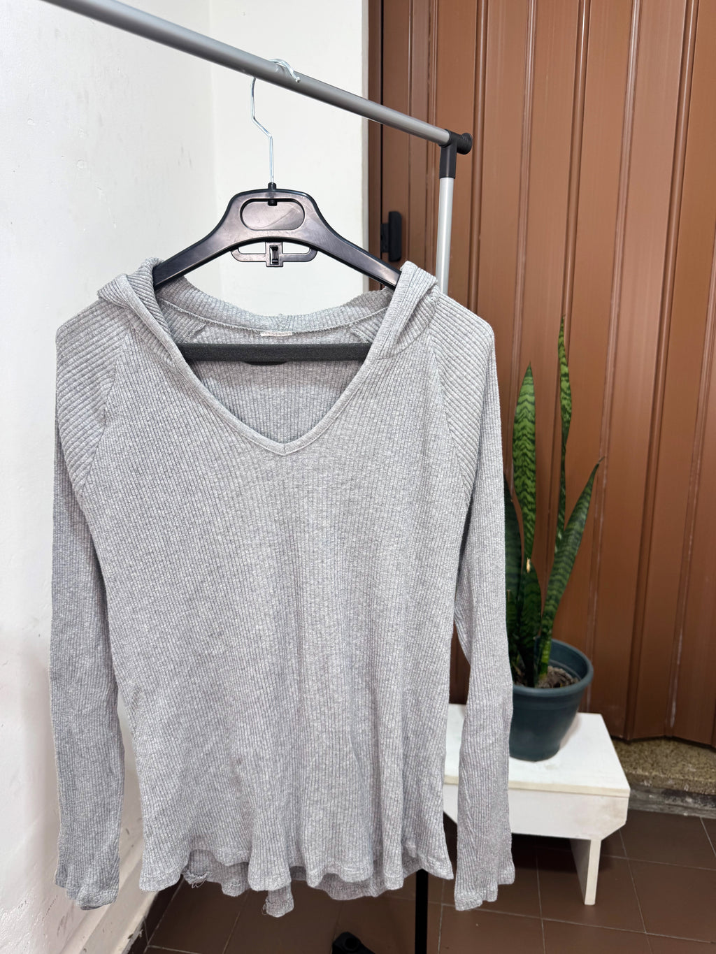 Canguro gris de hilo