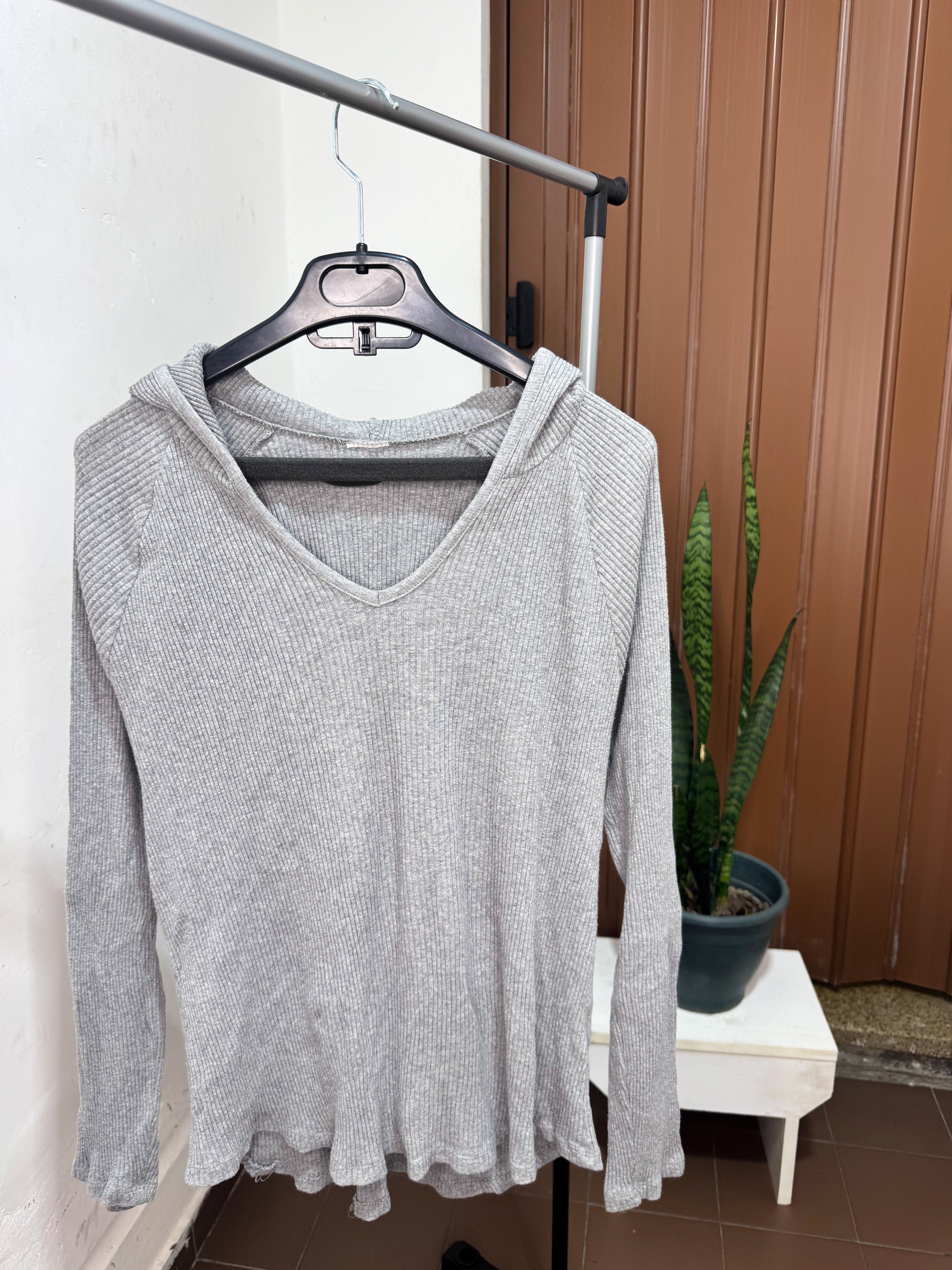 Canguro gris de hilo