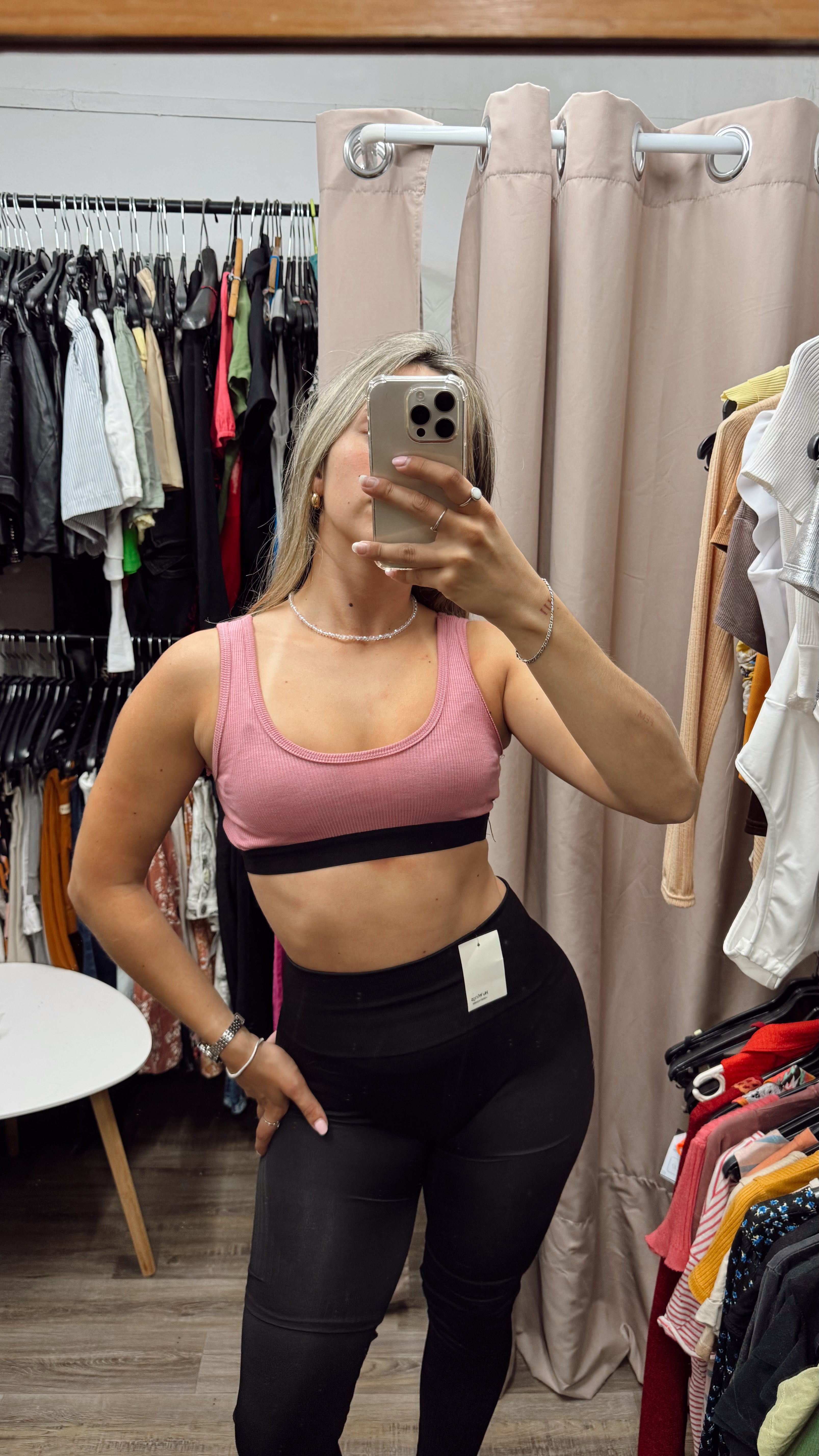 Top deportivo rosado