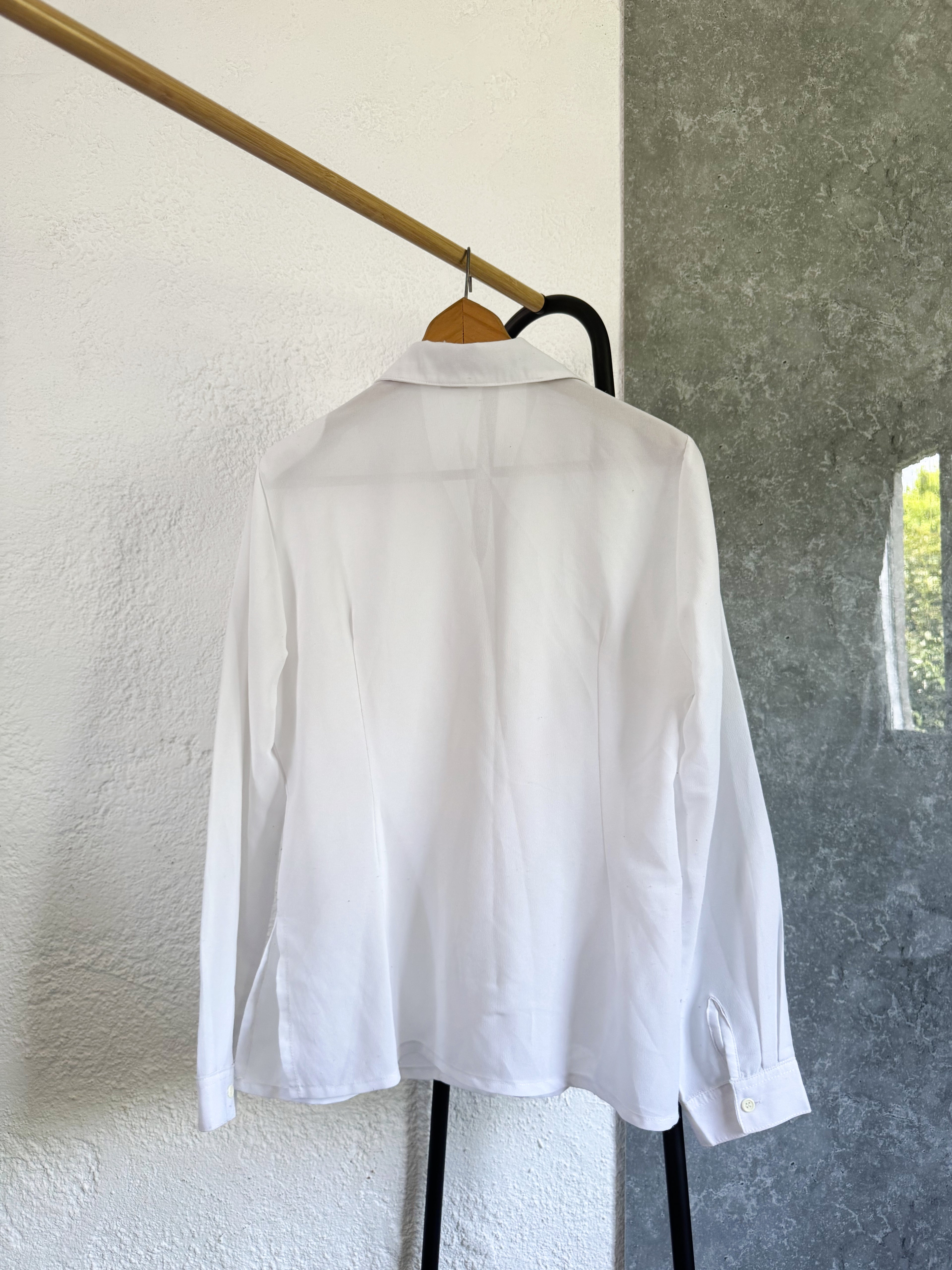 Camisa blanca talle M/L