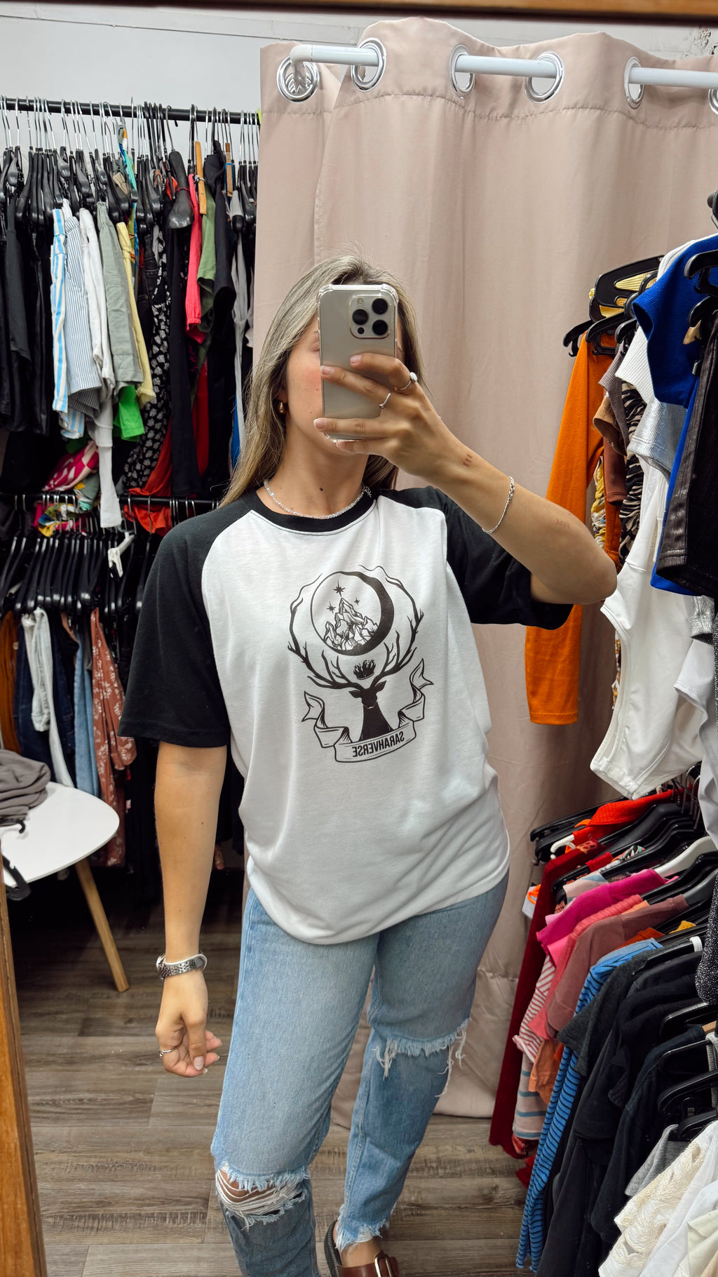 Remera blanca y negro manga corta
