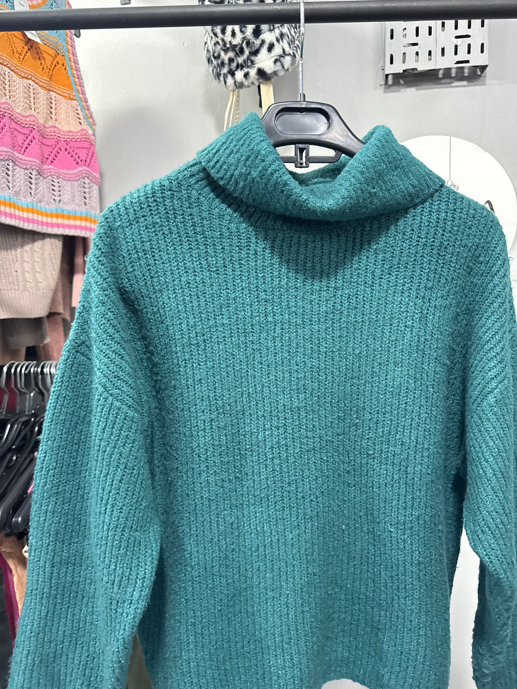 Polera verde petróleo