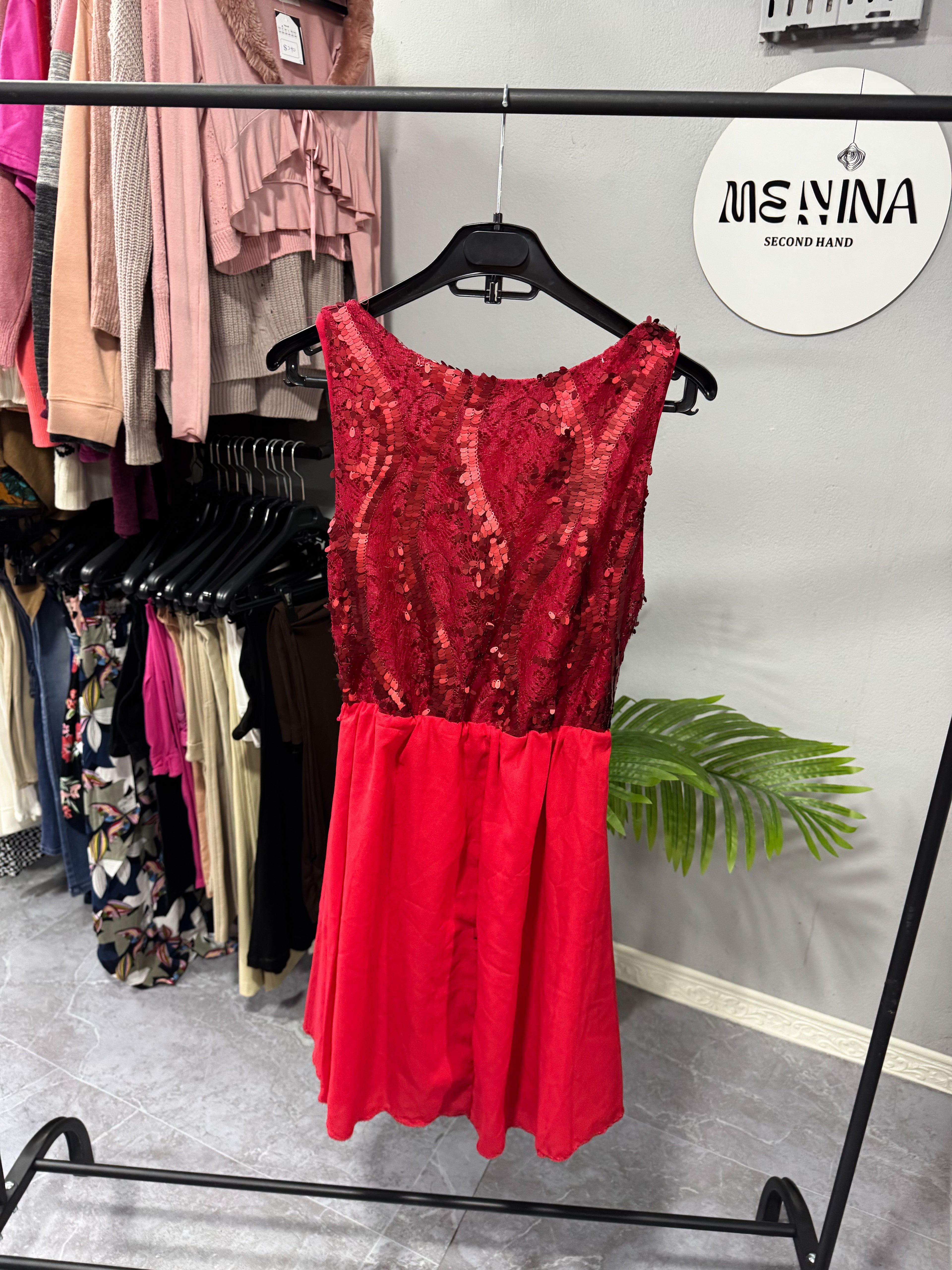 Vestido rojo con lentejuelas