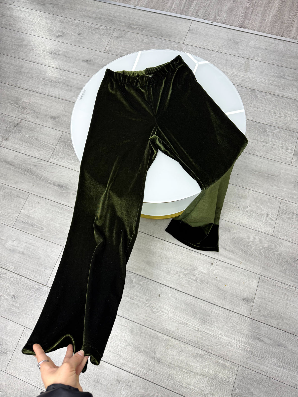 Pantalón verde ancho de terciopelo talle L/XL