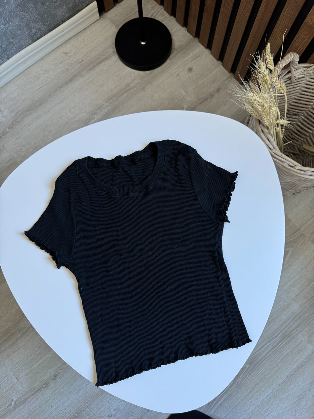 Remerita negra alicrada