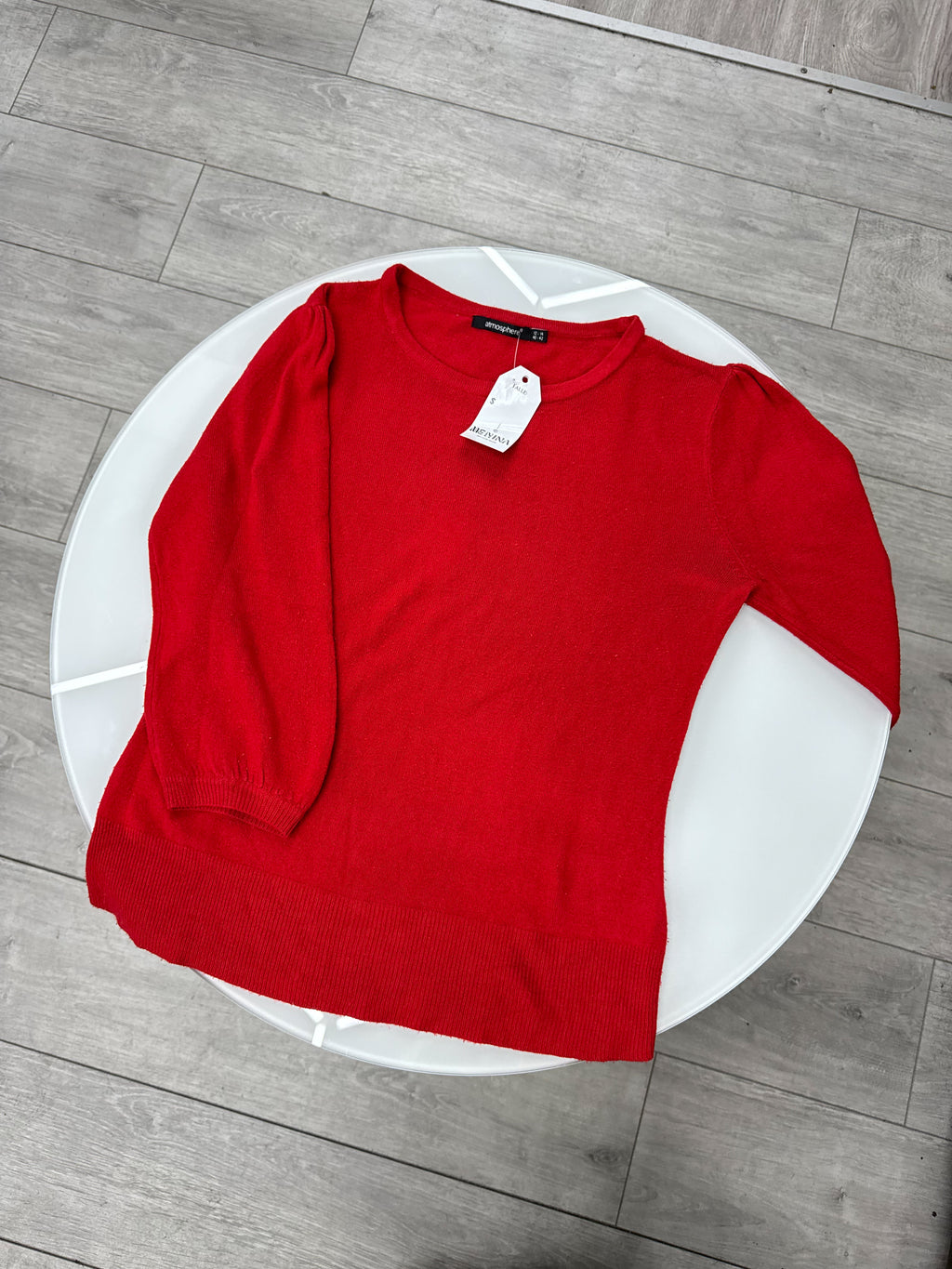 Buzo de hilo rojo Atmosphere talle S