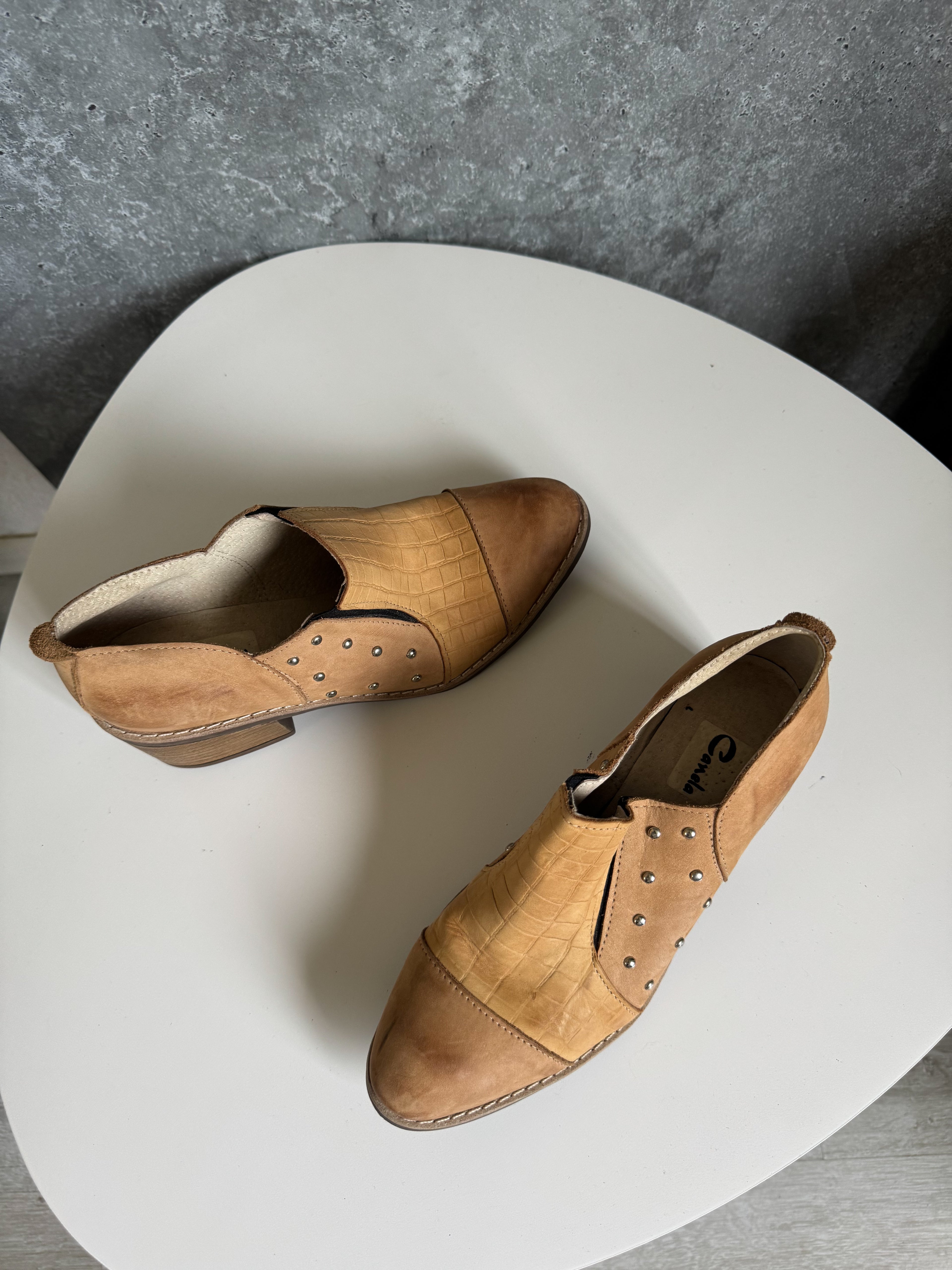 Botas de cuero marrones caña corta