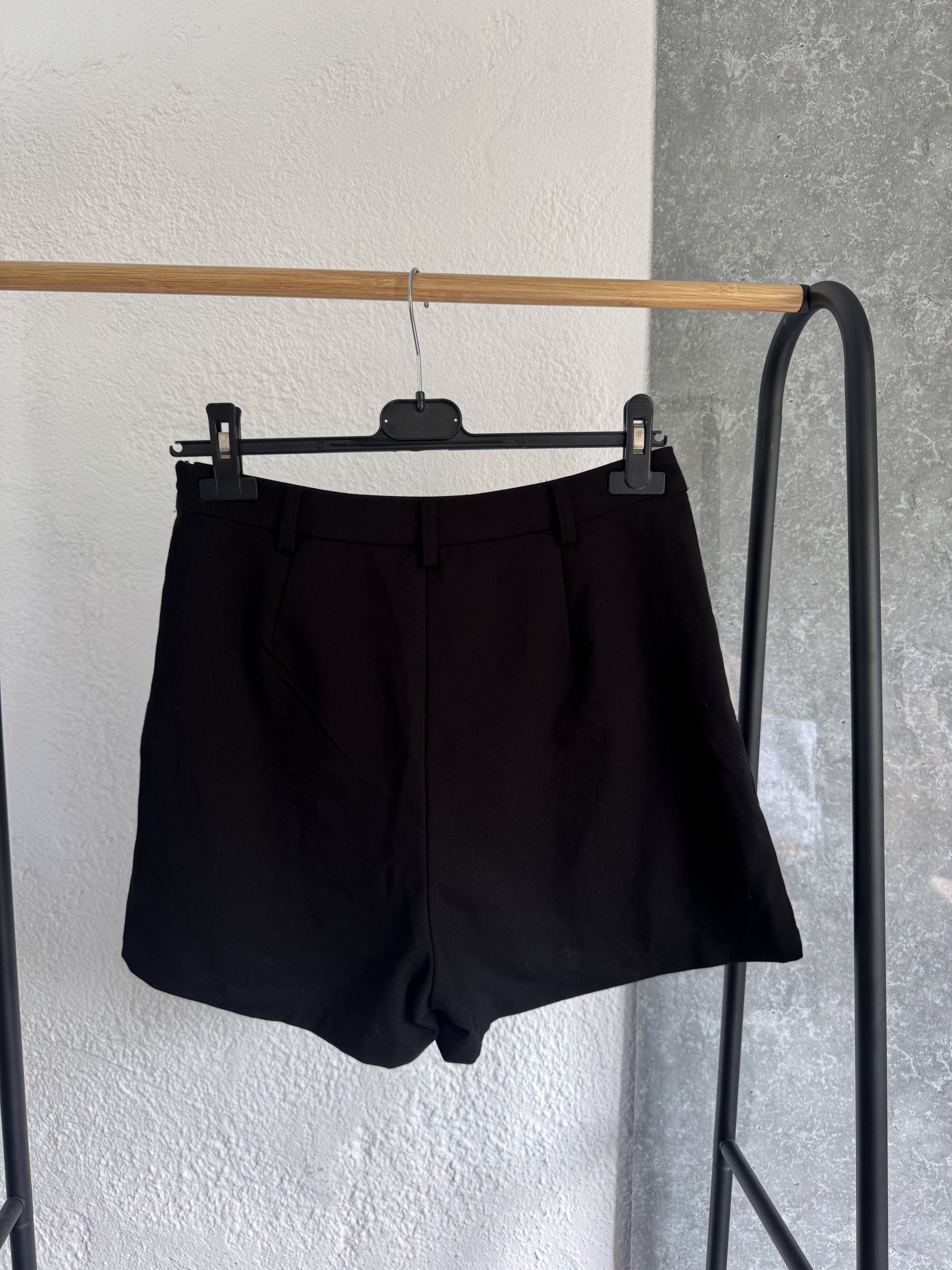 Short pollera negro Renner