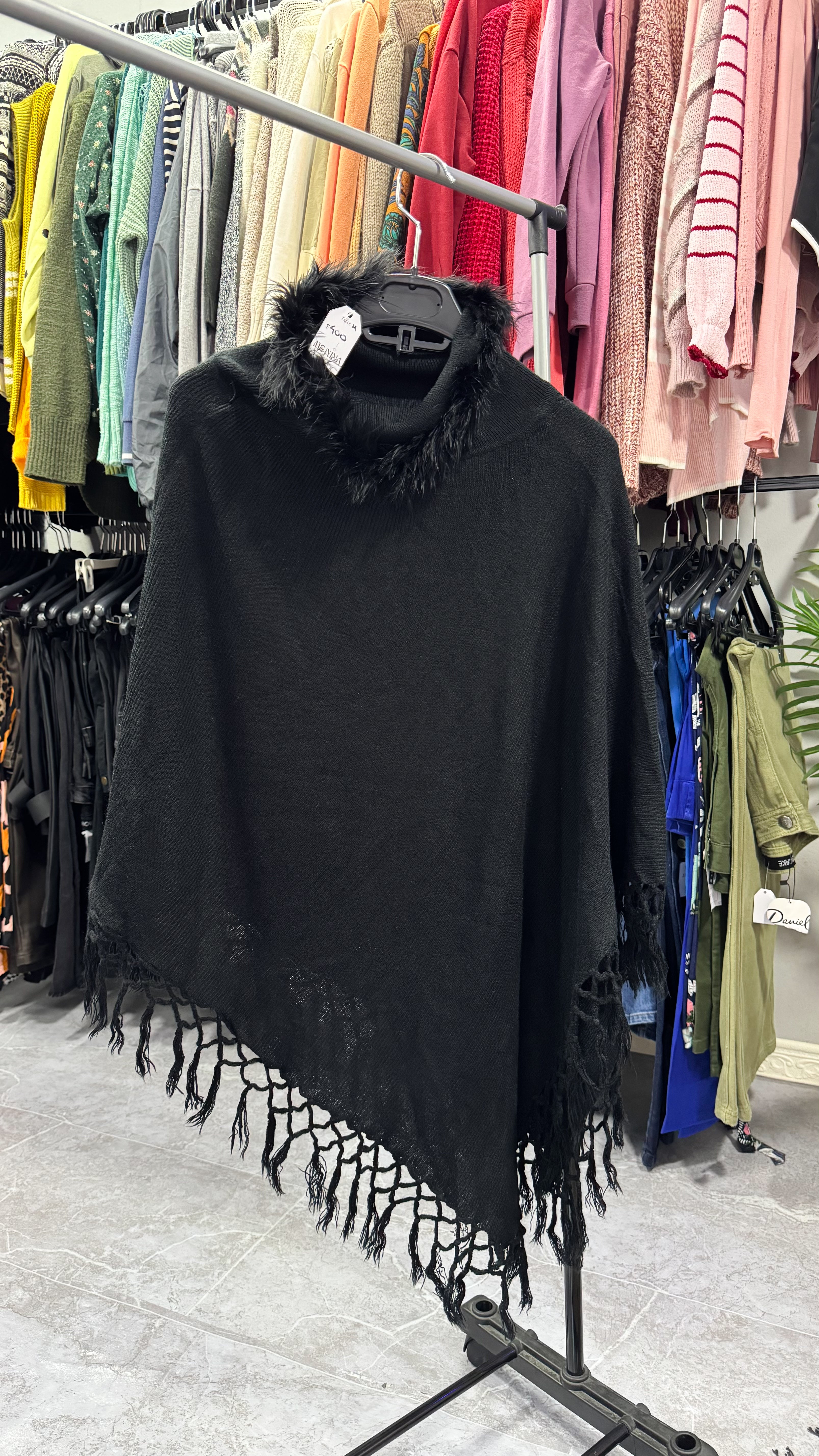 Poncho negro talle único