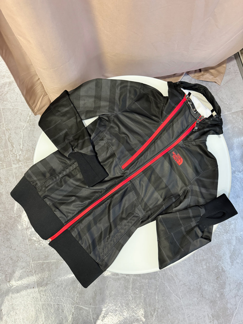 Campera deportiva The North Face talle XS