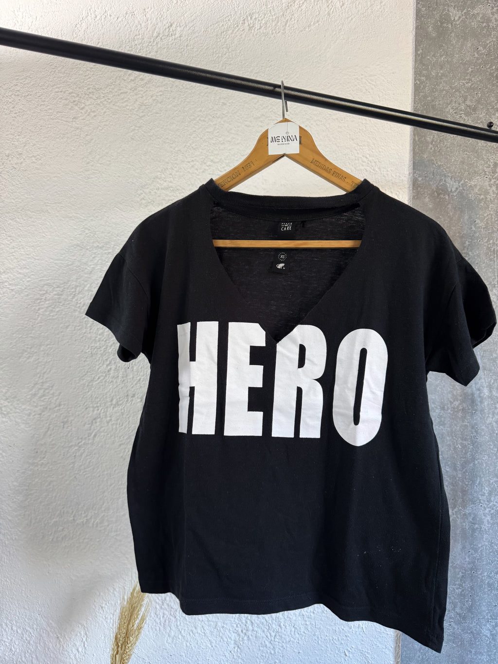 Remera negra HERO Piece of cake