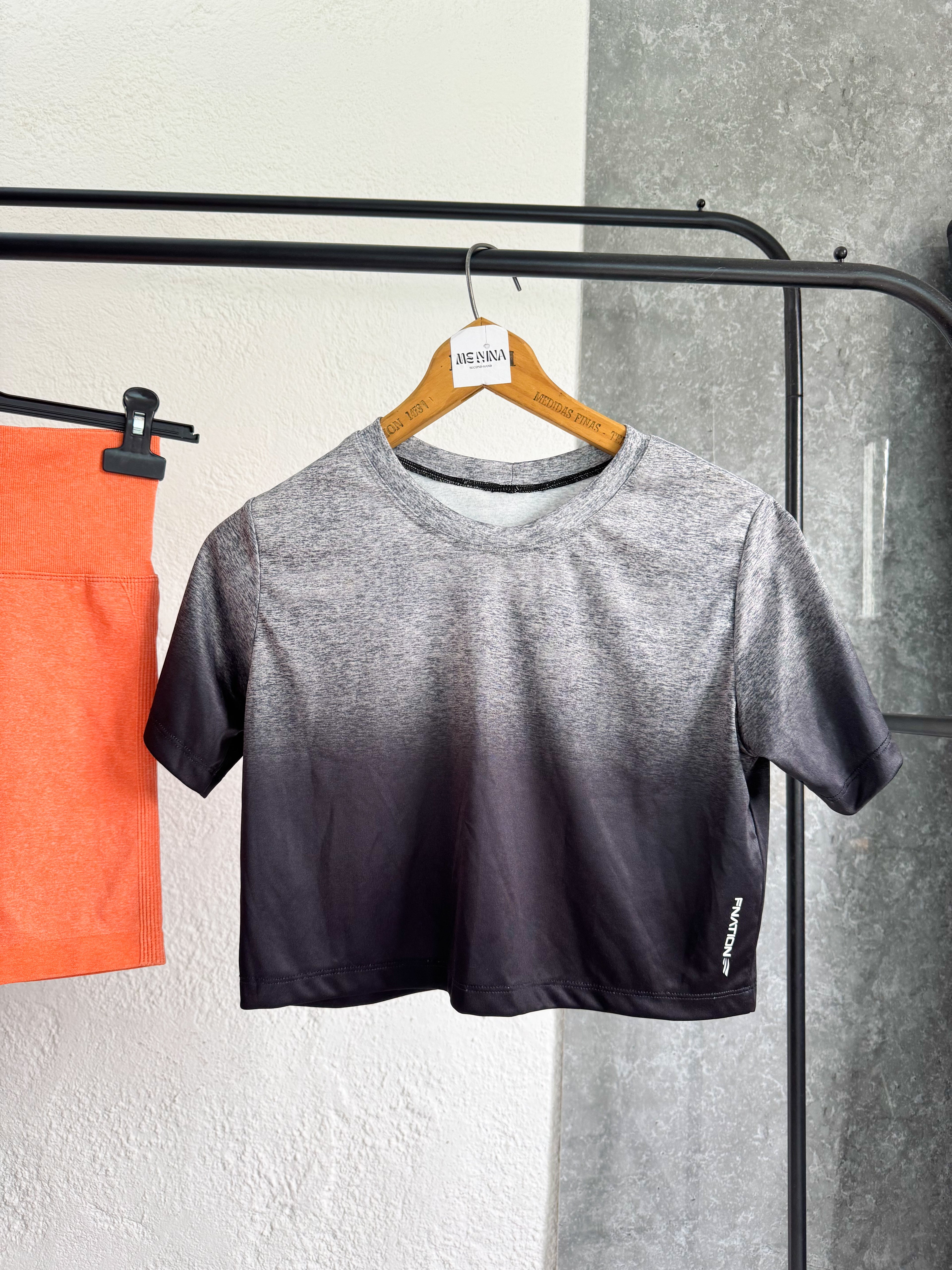 Top deportivo talle M