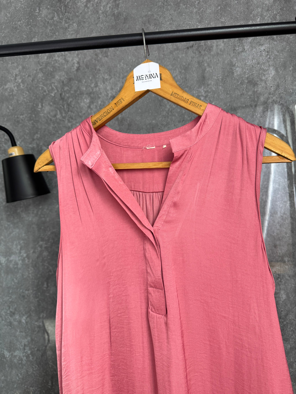 Blusa rosada de satén